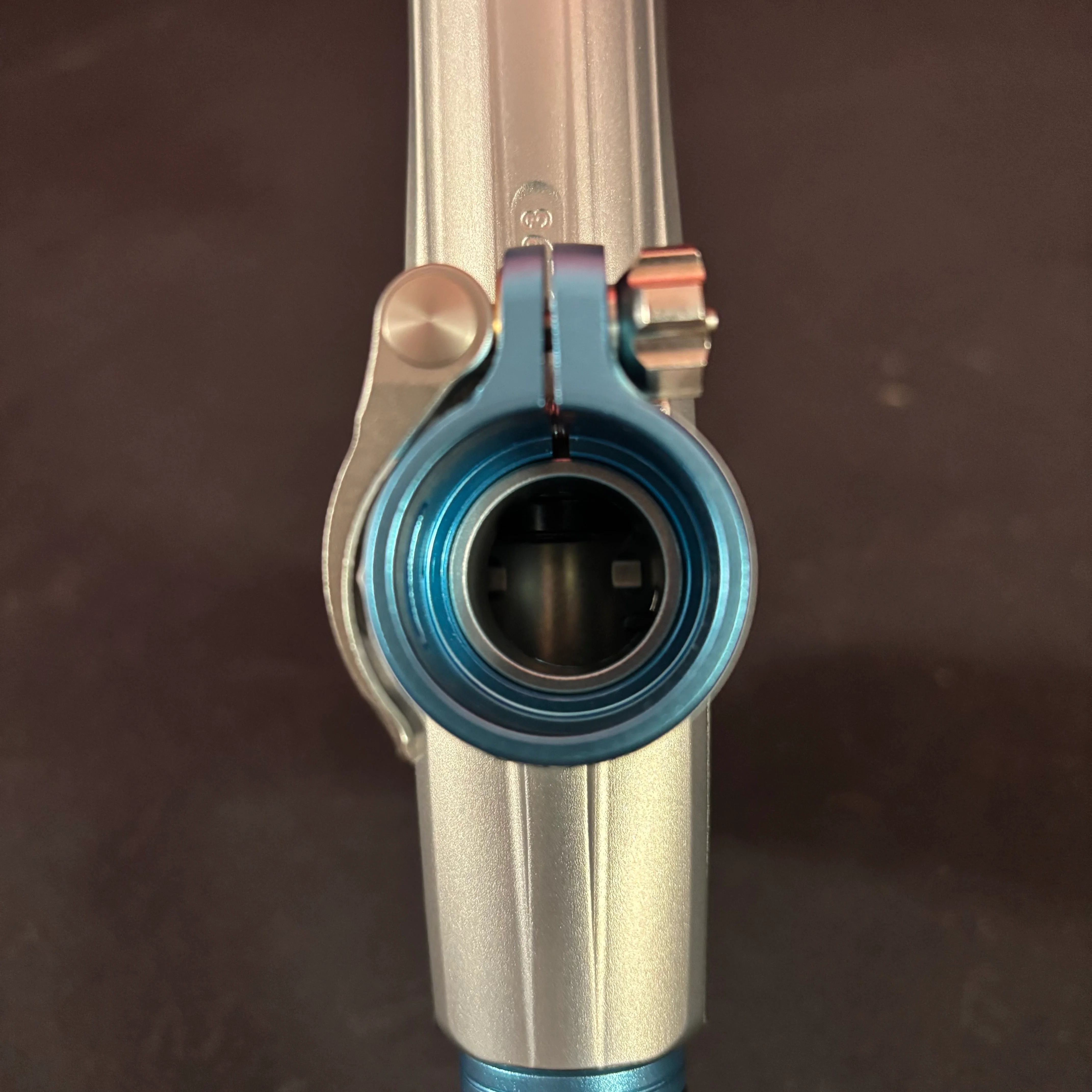Used Planet Eclipse Geo R5 Paintball Gun -  Titanium/Electric Blue - Image 9