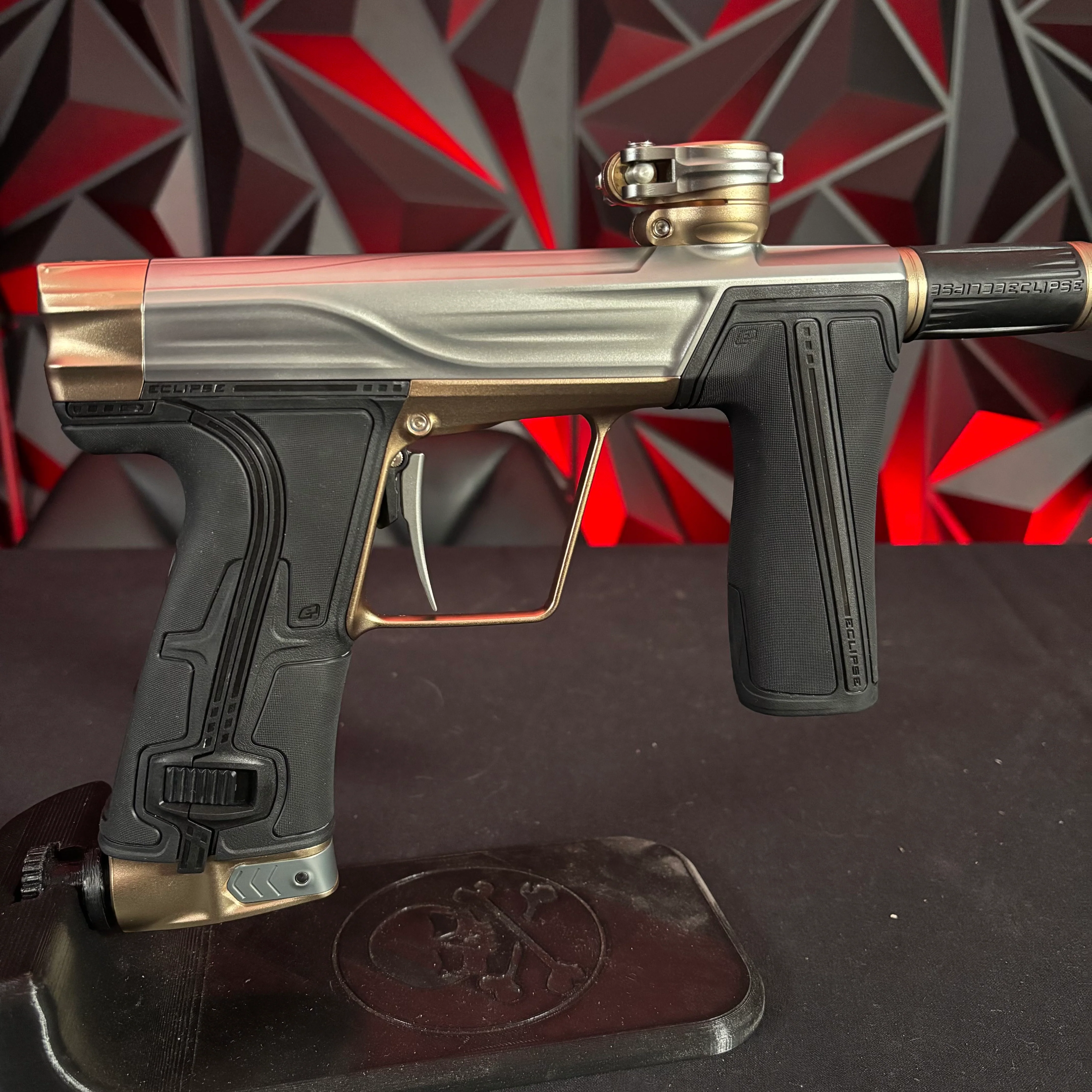 Used Planet Eclipse Geo R5 Paintball Gun - Titanium/Sandstone - Image 2