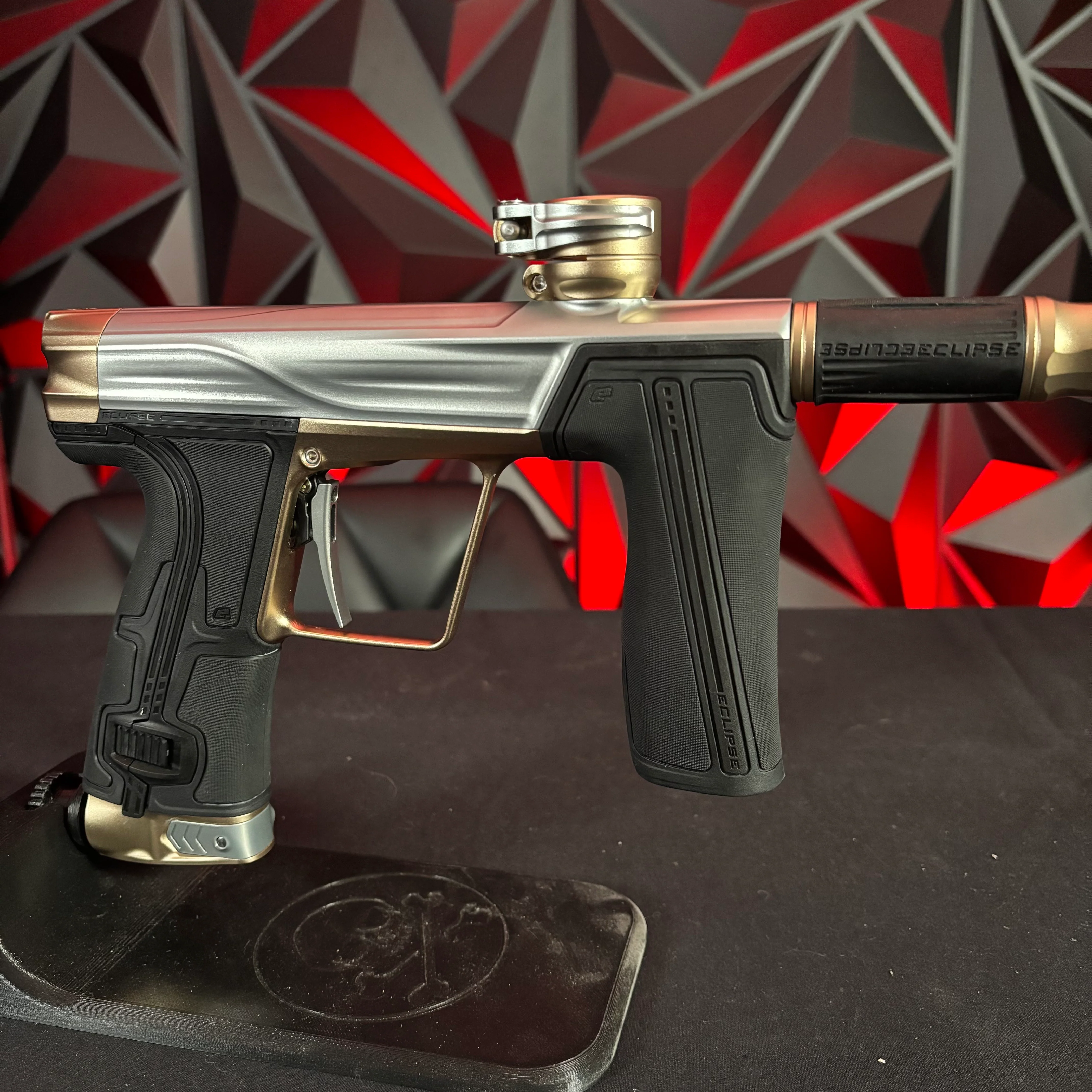 Used Planet Eclipse Geo R5 Paintball Gun - Titanium/Sandstone - Image 3