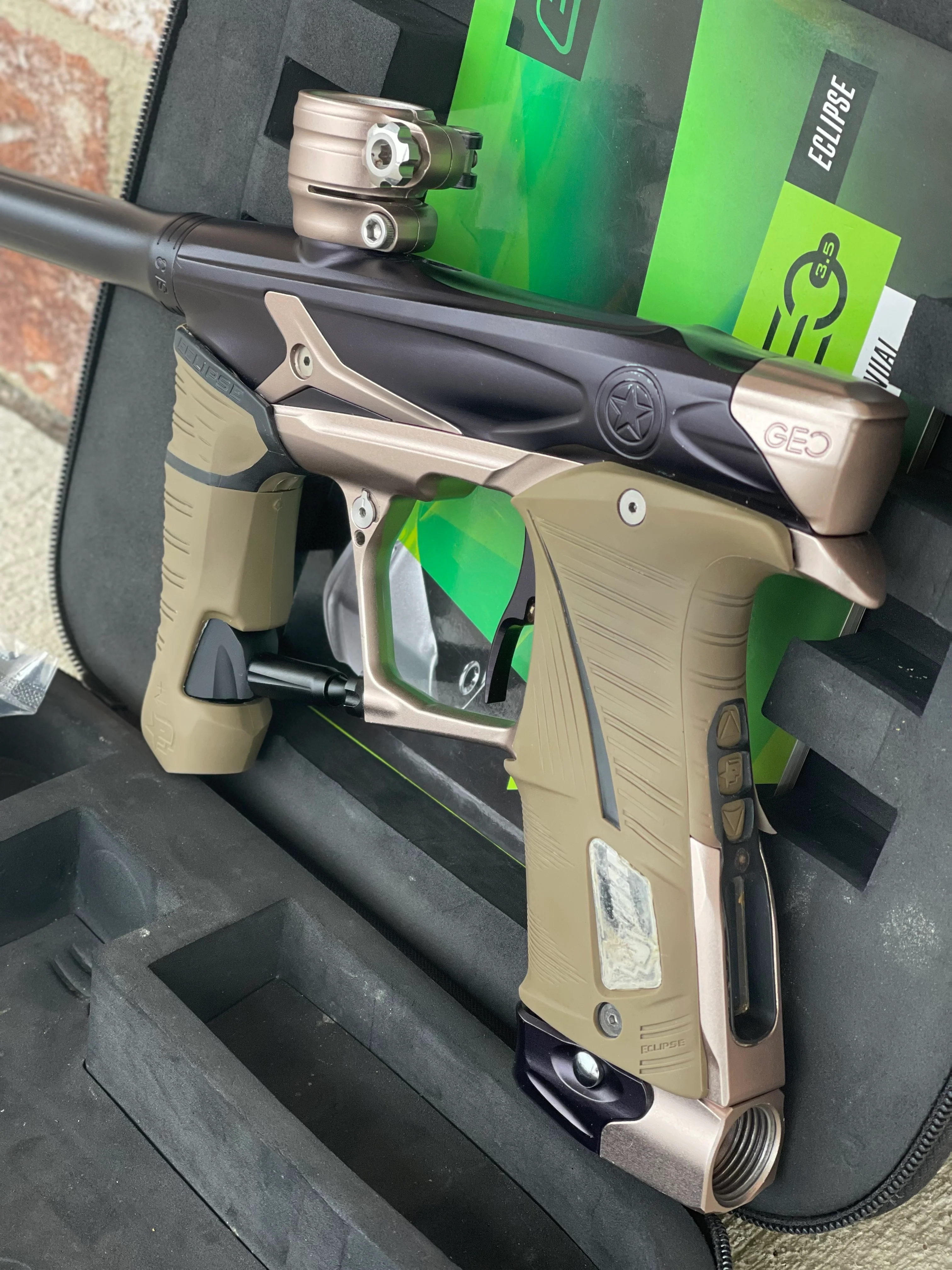 Used Planet Eclipse GI-Cut Geo 3.5 Paintball Gun - Black/Tan - Image 2
