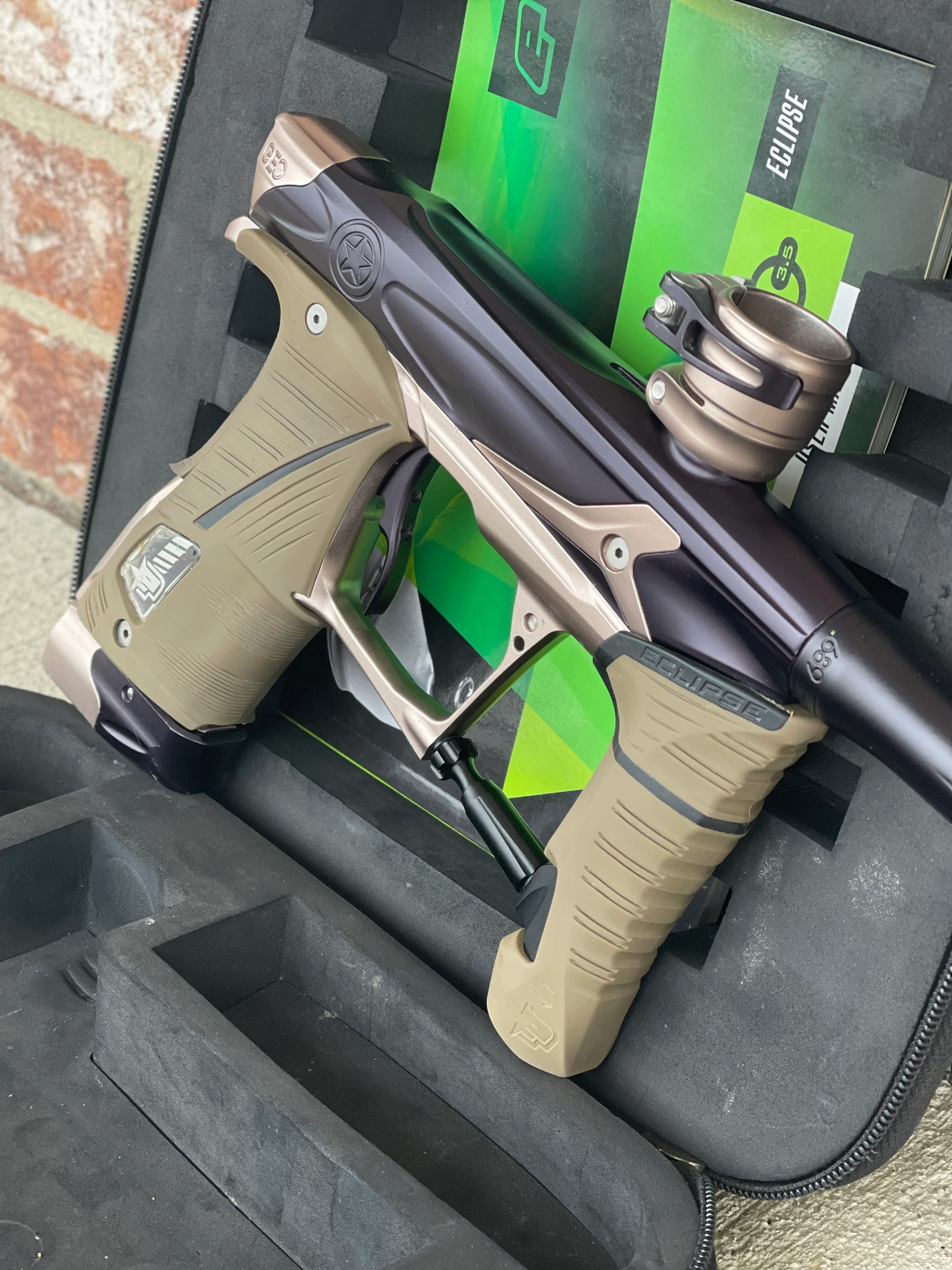 Used Planet Eclipse GI-Cut Geo 3.5 Paintball Gun - Black/Tan - Image 3