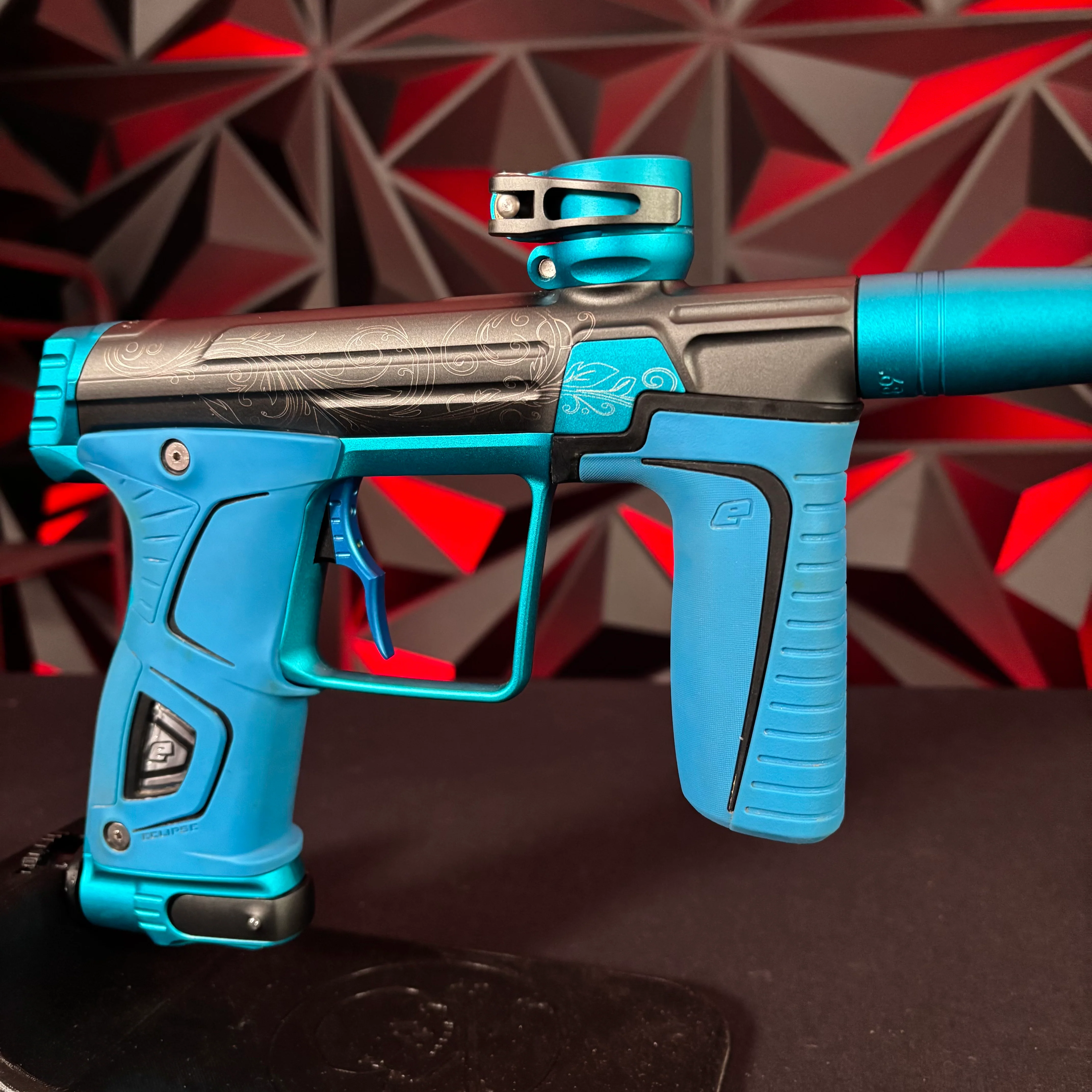 Used Planet Eclipse Gtek 170R Paintball Gun - Grey/Blue w/ Laser Engraving, Blue Grips & Deuce Trigger - Image 4