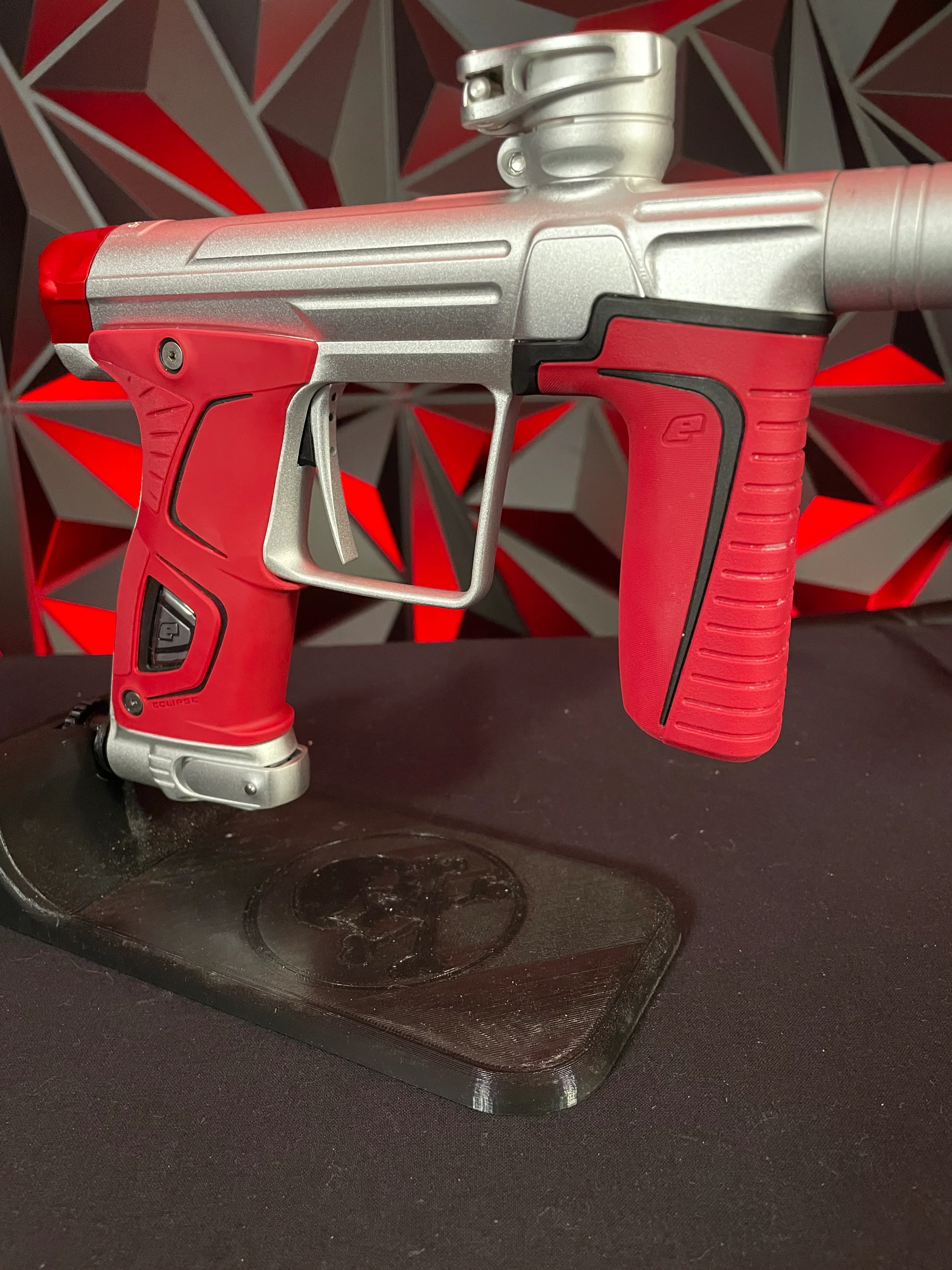 Used Planet Eclipse Gtek 170r Paintball Marker - Silver w/ Red Infamous Back Cap, Red Grip Kit, Red Barrel tip - Image 3