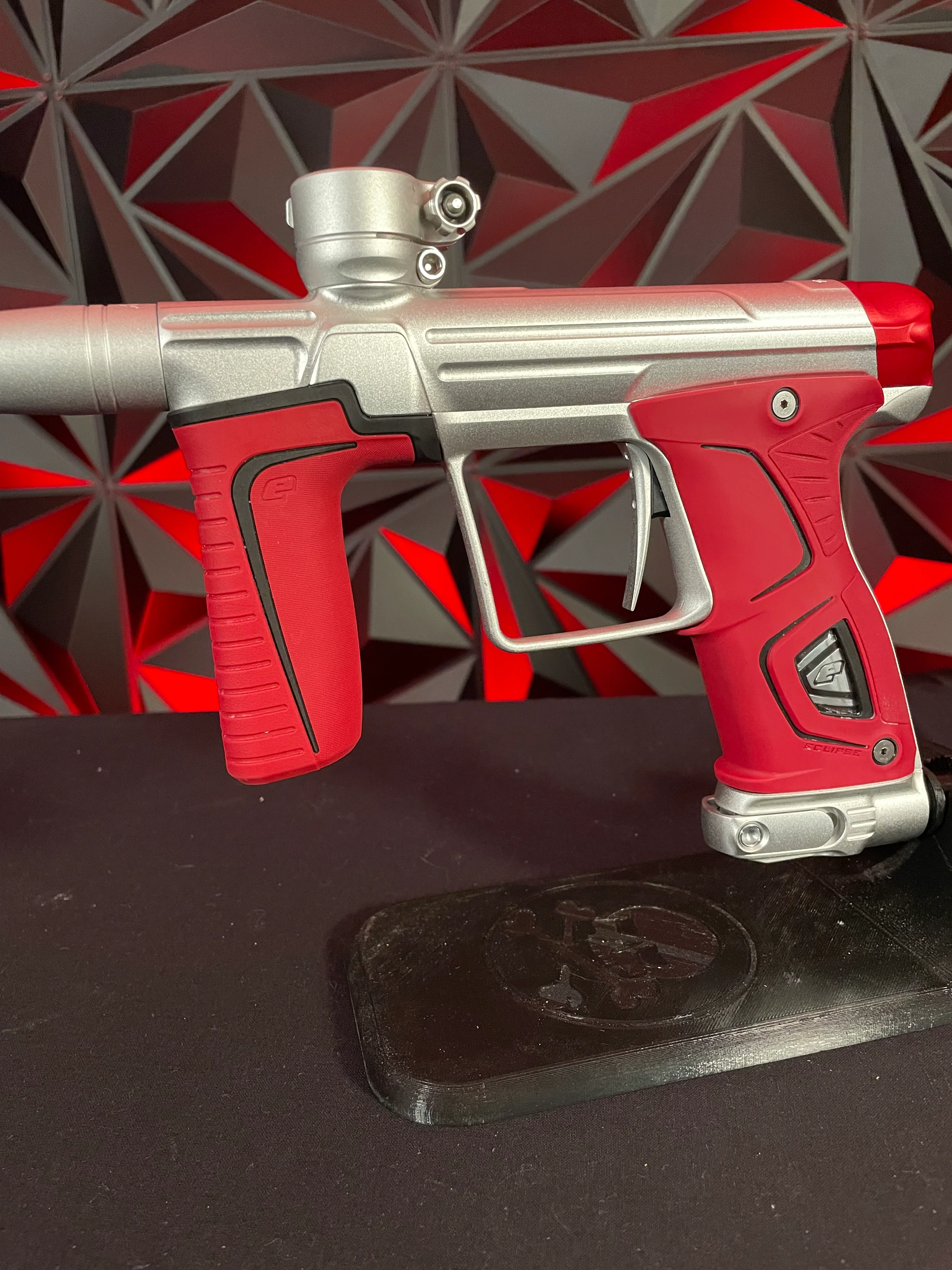 Used Planet Eclipse Gtek 170r Paintball Marker - Silver w/ Red Infamous Back Cap, Red Grip Kit, Red Barrel tip - Image 4