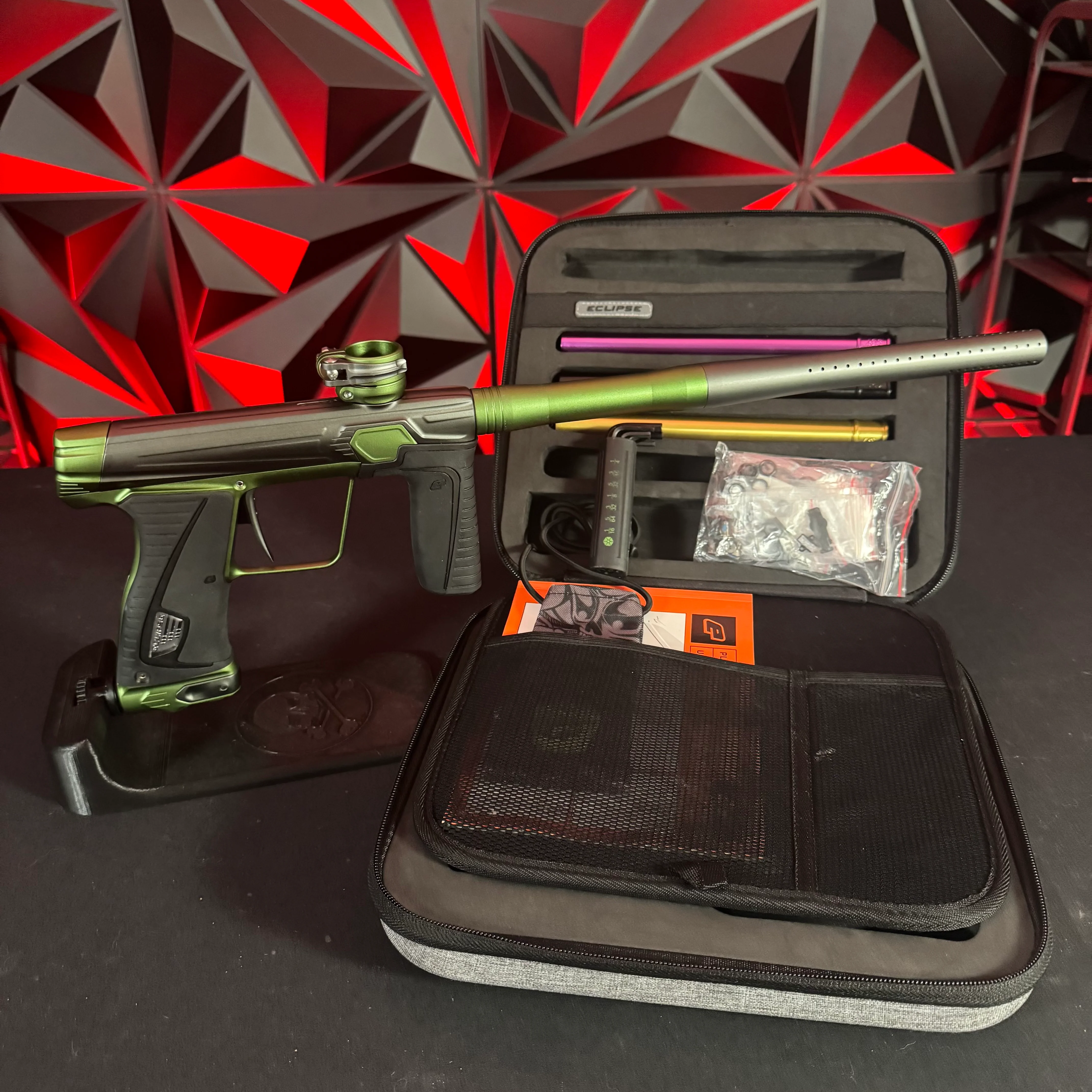 Used Planet Eclipse Gtek 180R Paintball Gun - Charcoal/Green (Vyper Storm) w/ 4 PWR Inserts