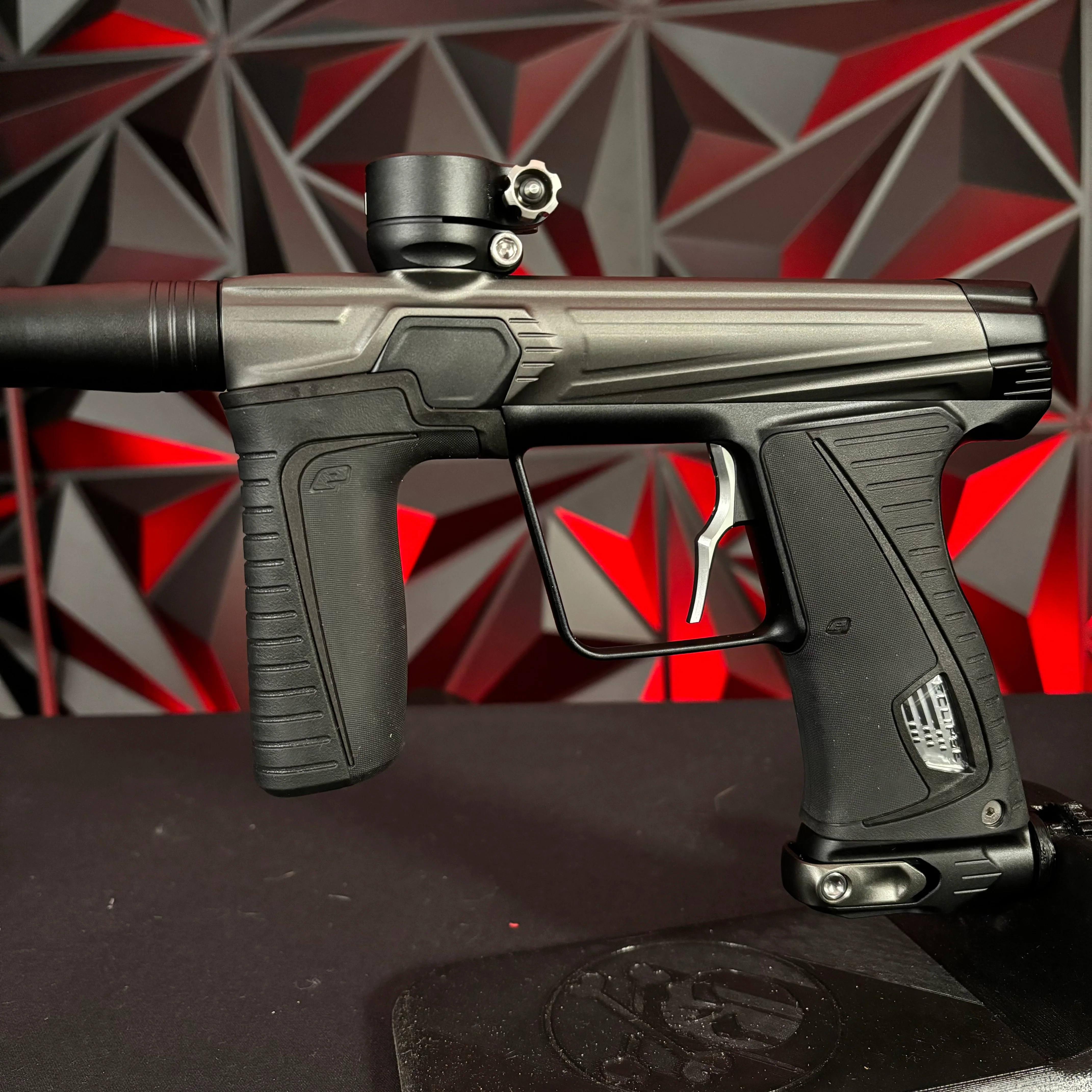 Used Planet Eclipse Gtek 180r Paintball Gun - Charcoal (Grey/Black) w/ Infamous Deuce Trigger & Earth Grip Kit - Image 4