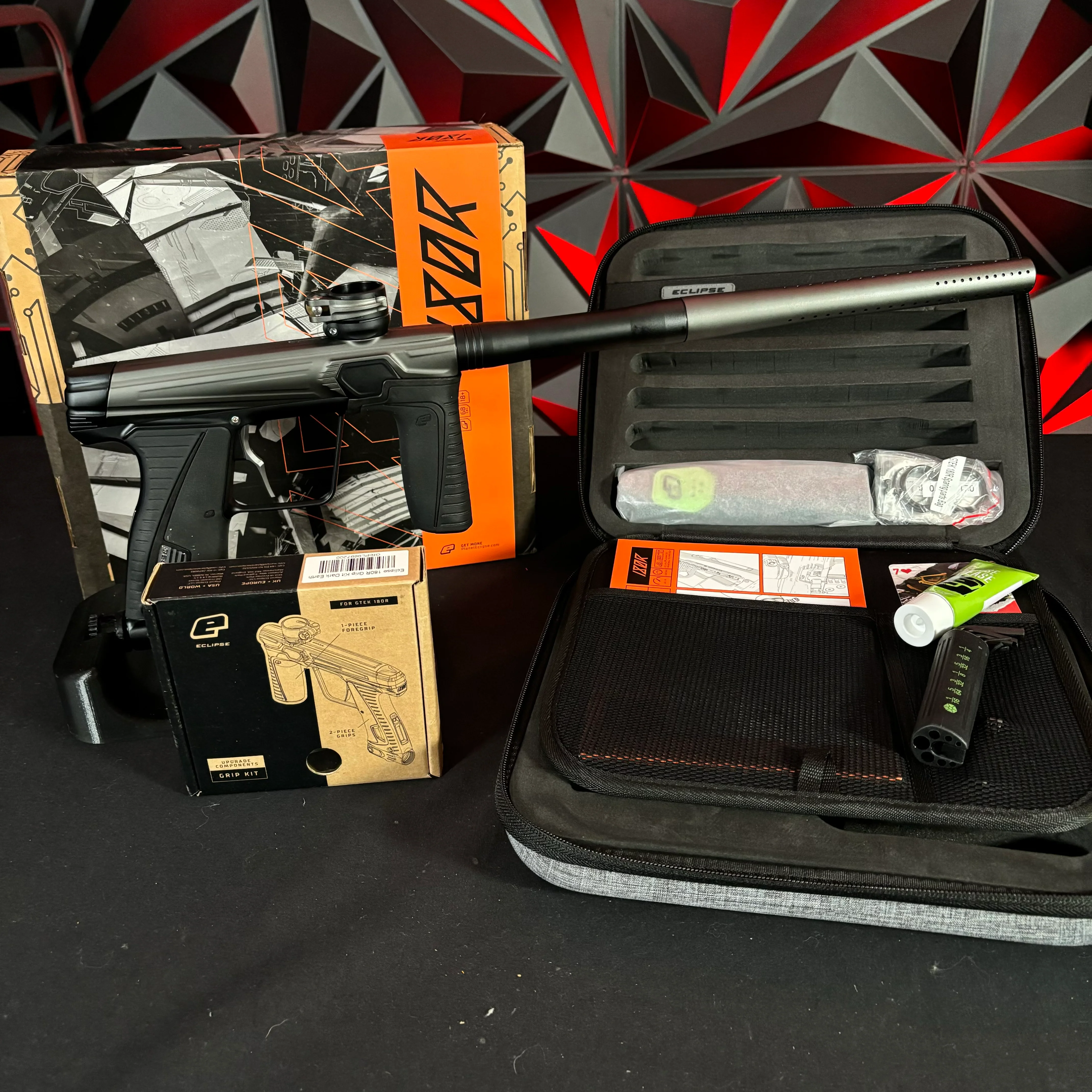 Used Planet Eclipse Gtek 180r Paintball Gun - Charcoal (Grey/Black) w/ Infamous Deuce Trigger & Earth Grip Kit - Image 7