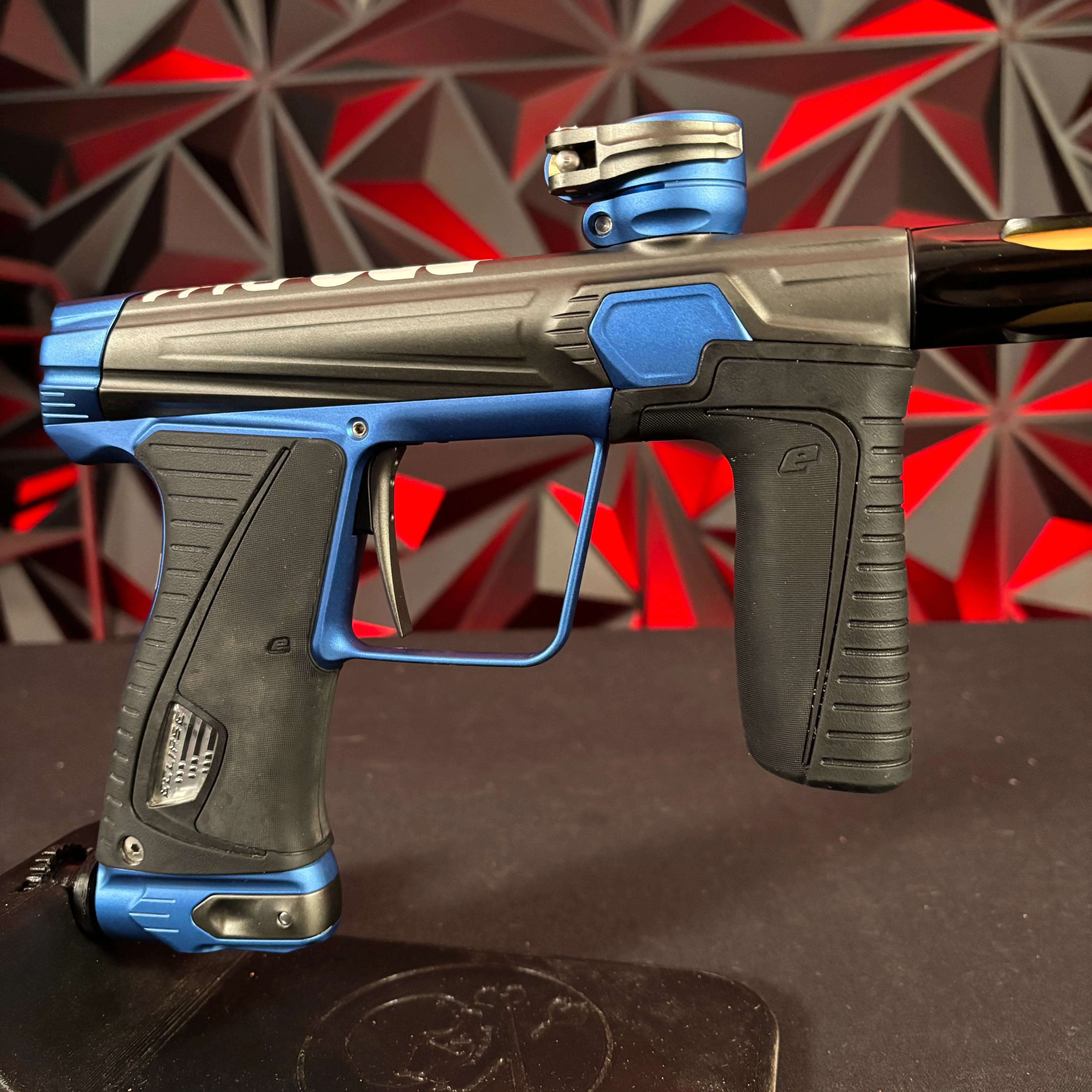 Used Planet Eclipse Gtek 180R Paintball Gun - Graphite/Blue - Image 3
