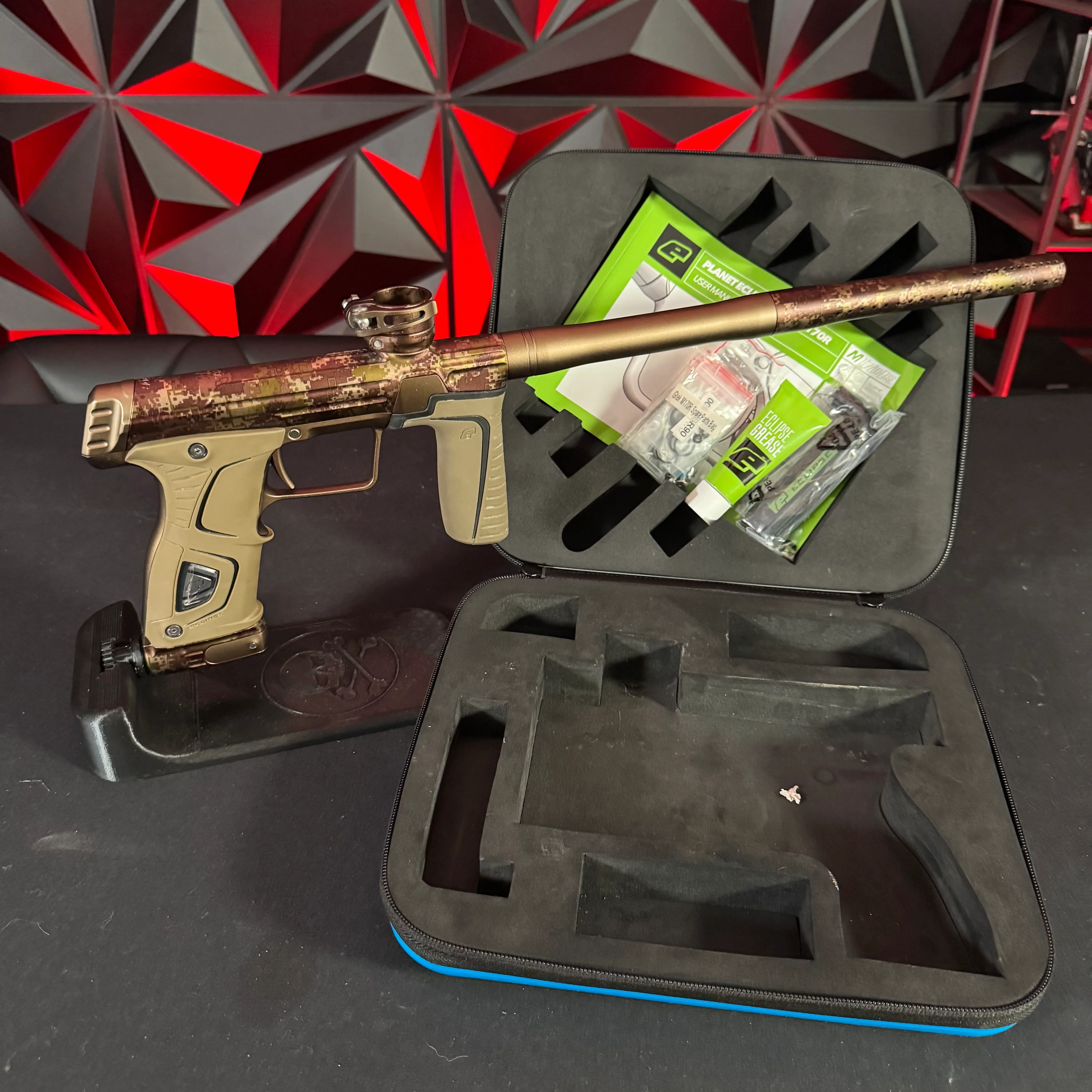 Used Planet Eclipse Gtek M170r - HDE Camo/Earth w/Deadly Winds hAir 45 Trigger Valve