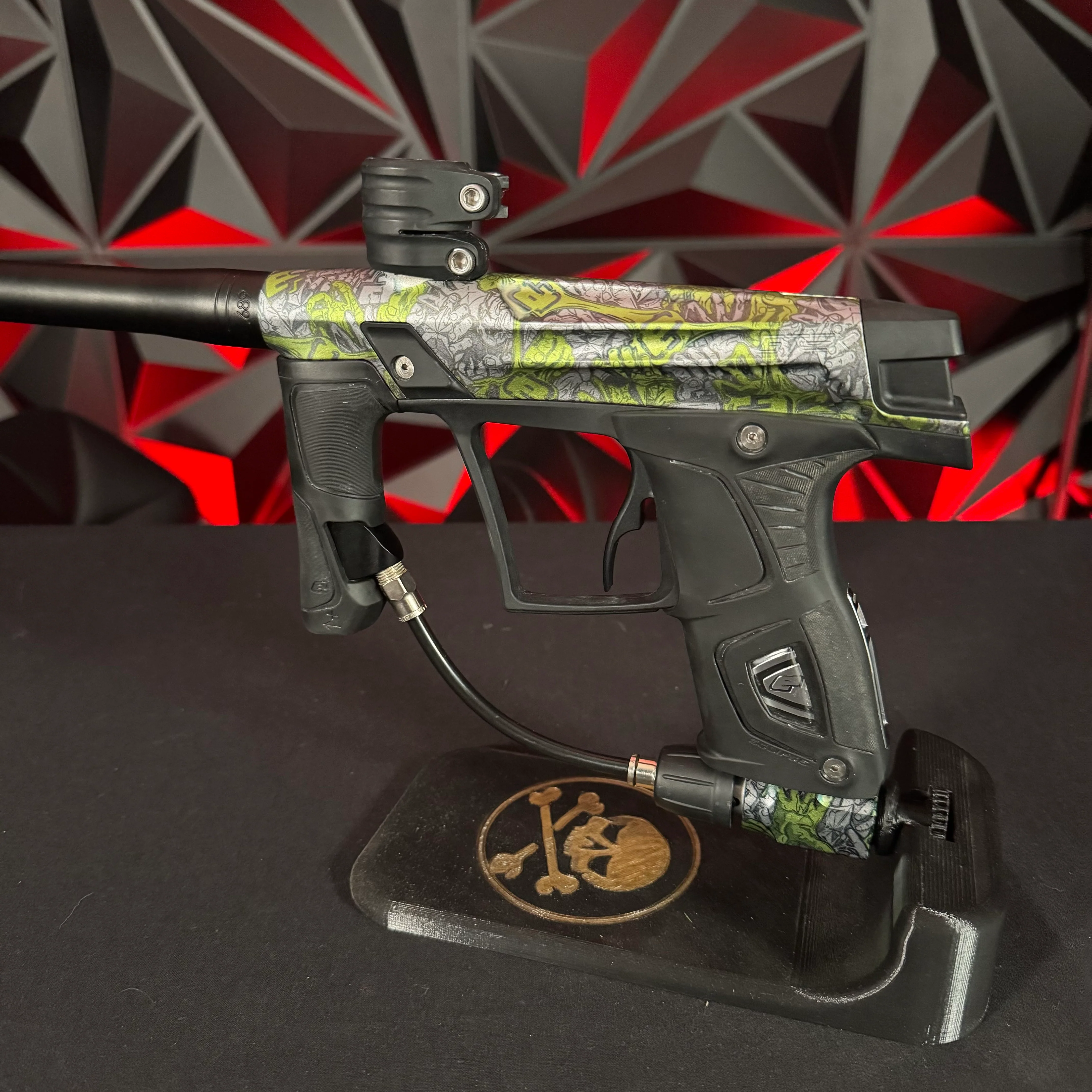 Used Planet Eclipse Gtek Paintball Gun - OLED - Zombies Stretch Green - Image 3