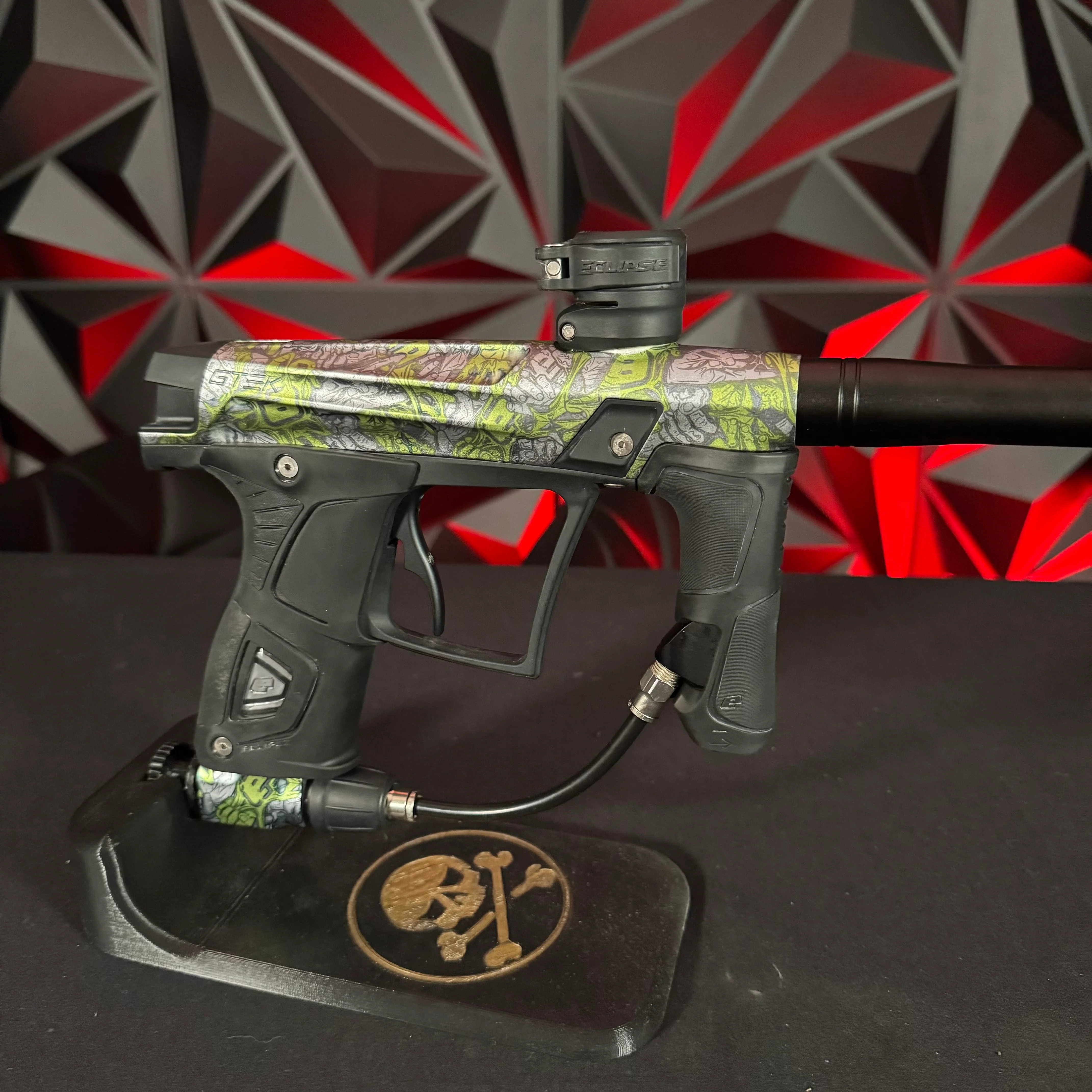 Used Planet Eclipse Gtek Paintball Gun - OLED - Zombies Stretch Green - Image 4