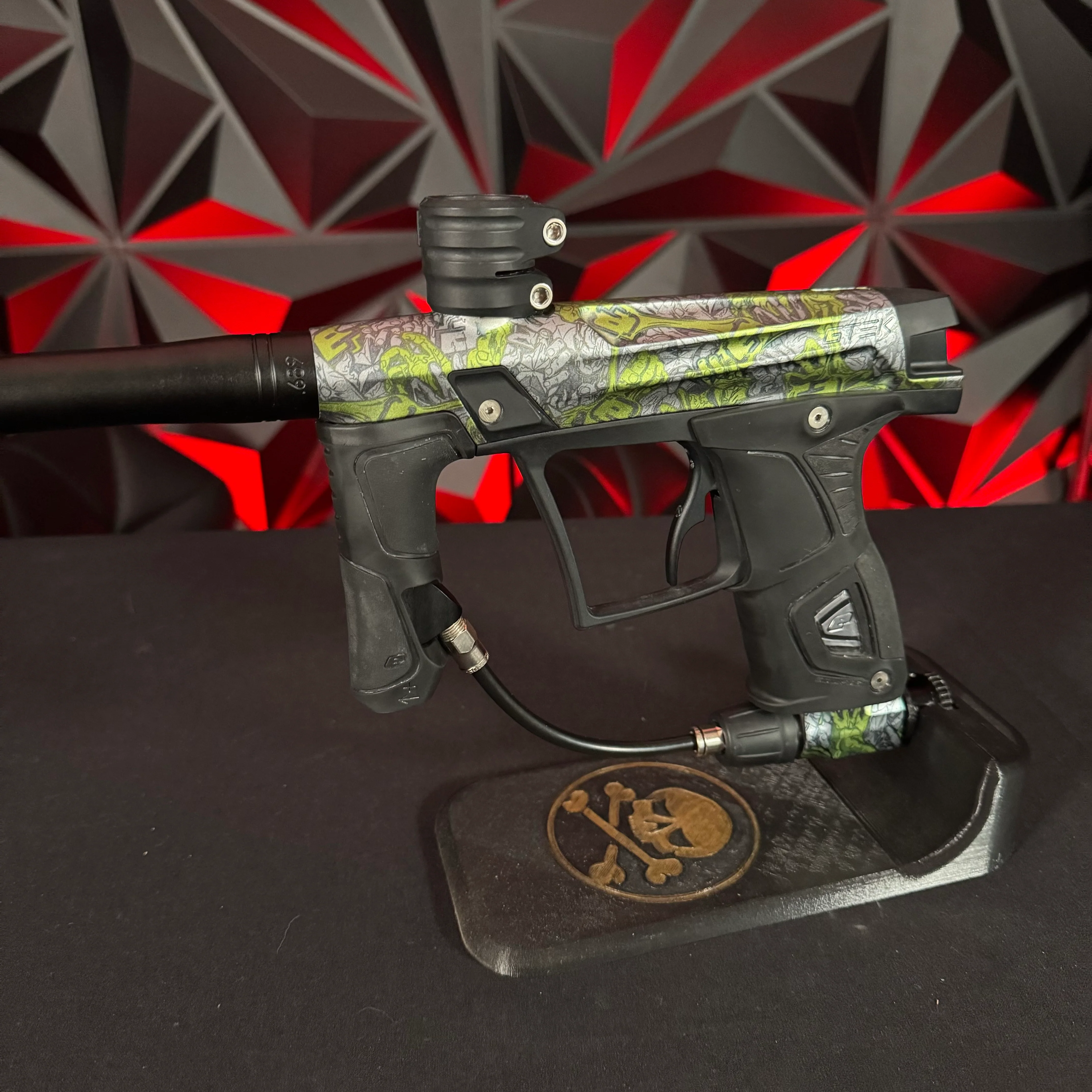 Used Planet Eclipse Gtek Paintball Gun - OLED - Zombies Stretch Green - Image 5