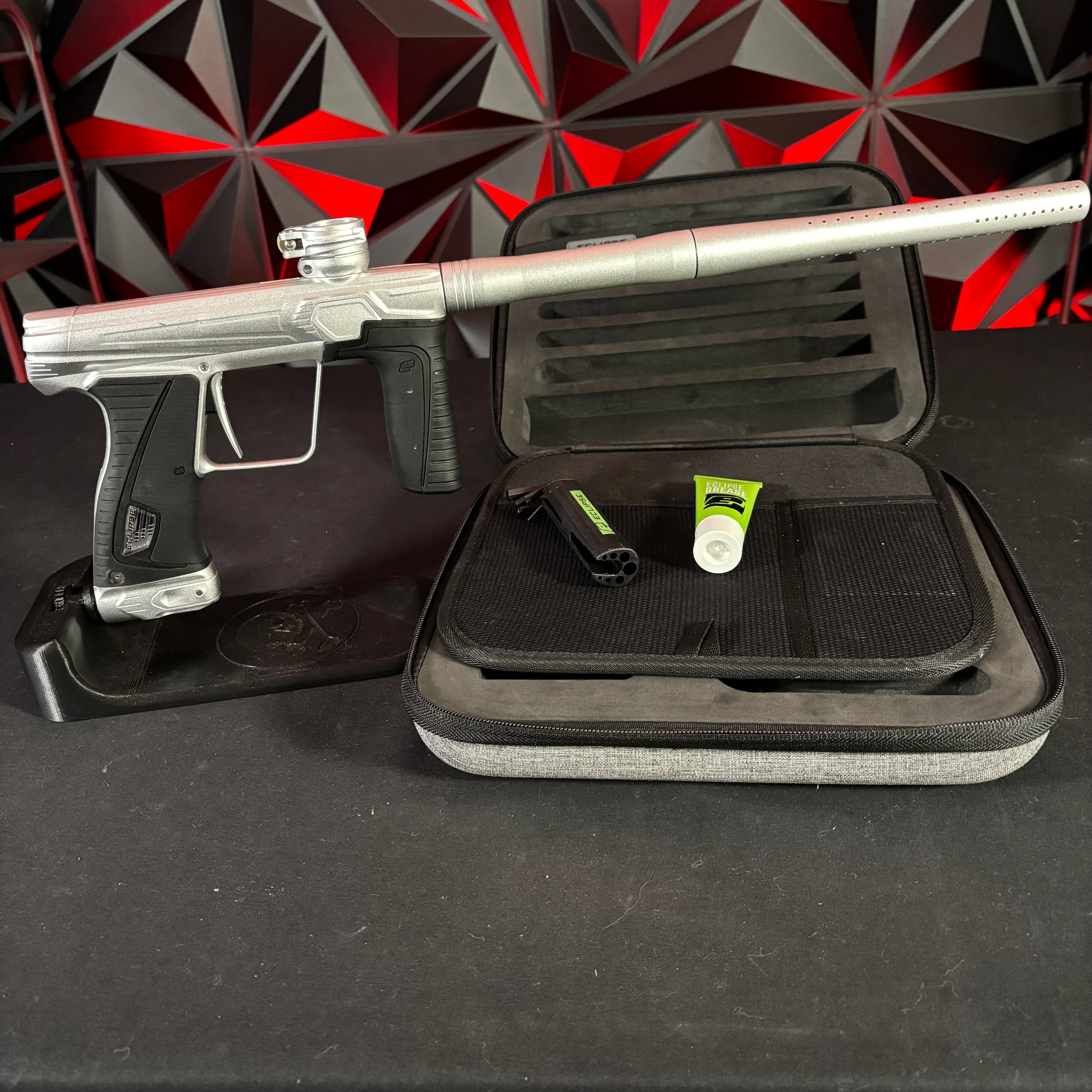 Used Planet Eclipse 180r Paintball Gun - Silver