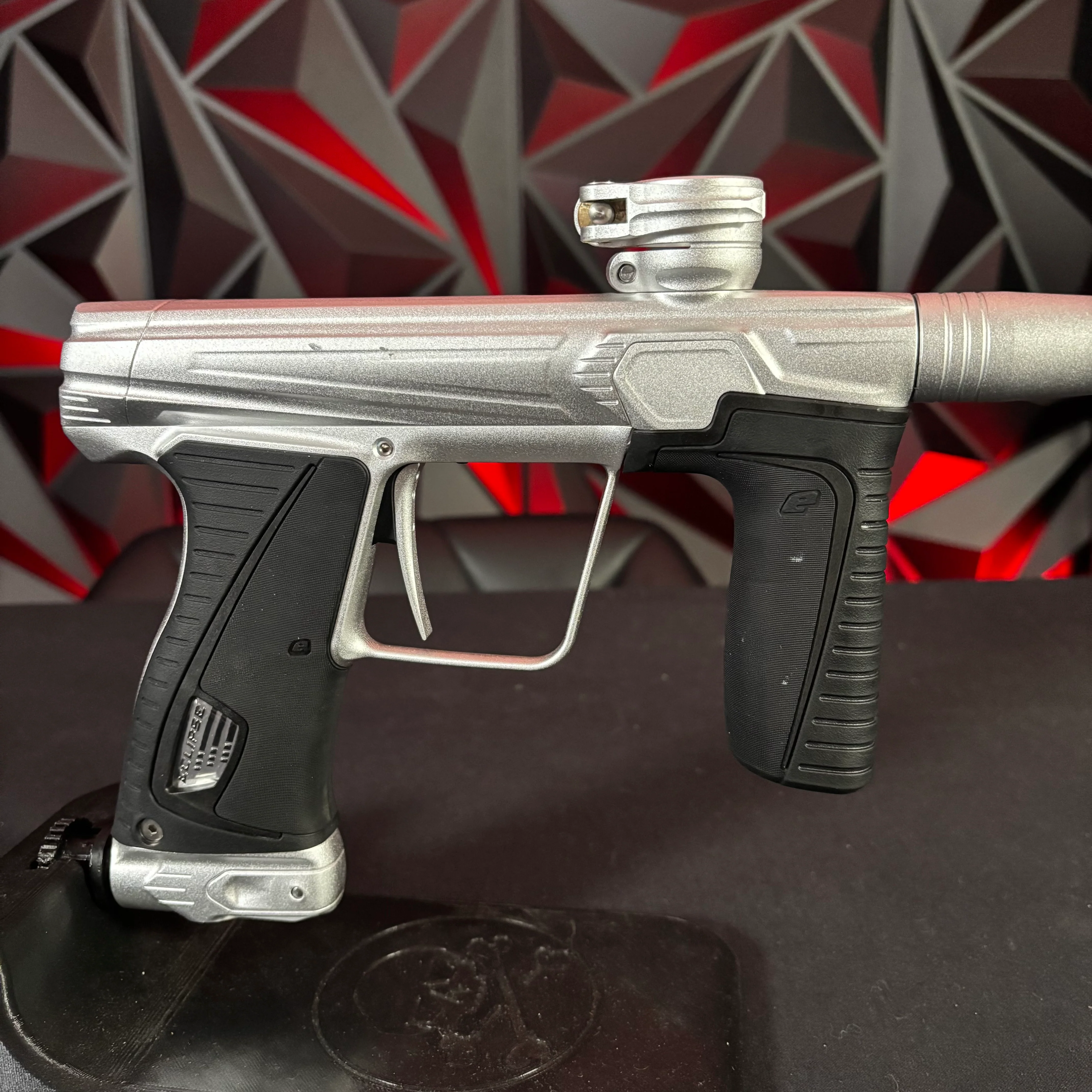 Used Planet Eclipse 180r Paintball Gun - Silver - Image 3