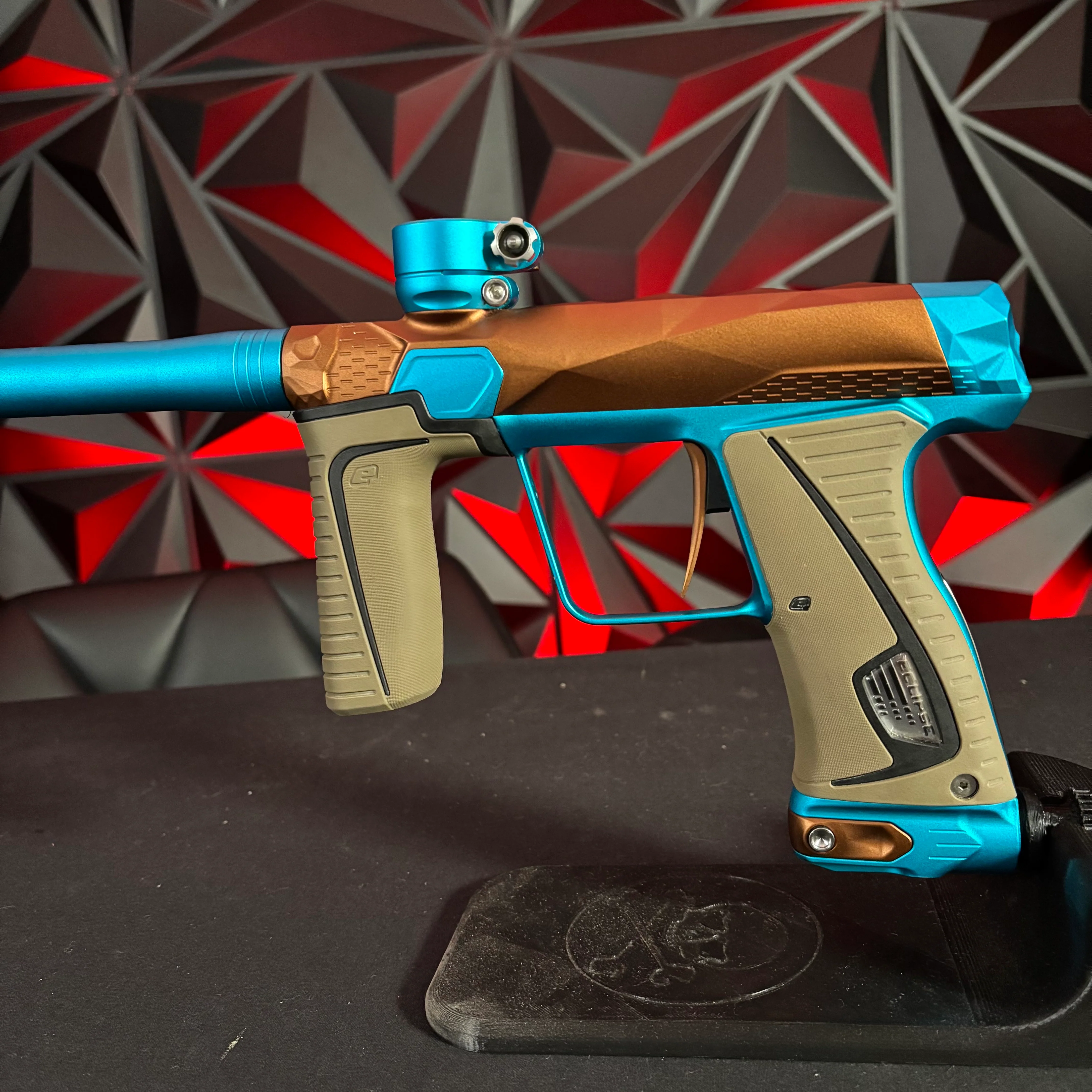 Used Planet Eclipse/Infamous Gtek 180r Paintball Gun - Brown/ Teal - Image 4