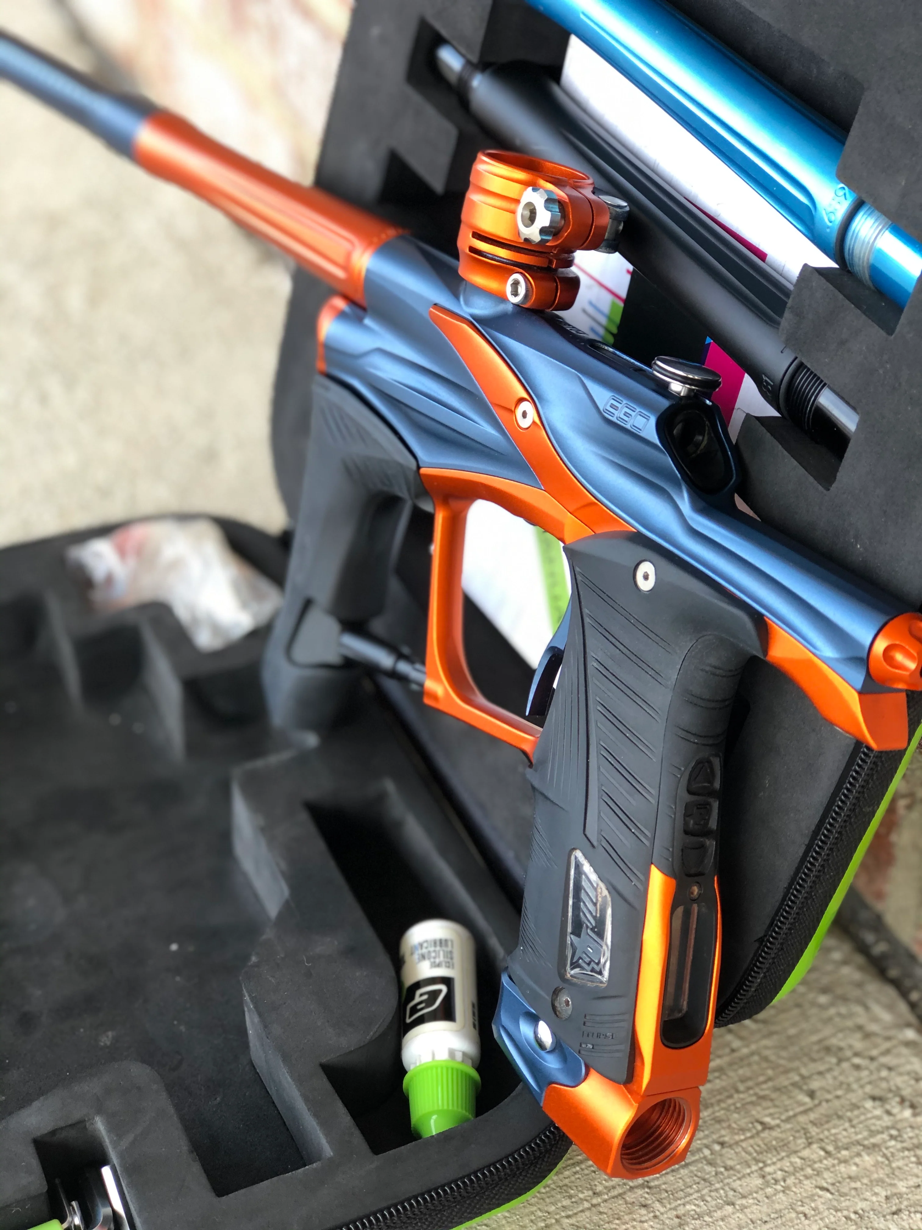Used Planet Eclipse LV1.1 Paintball Gun - Blue/Orange - Image 2