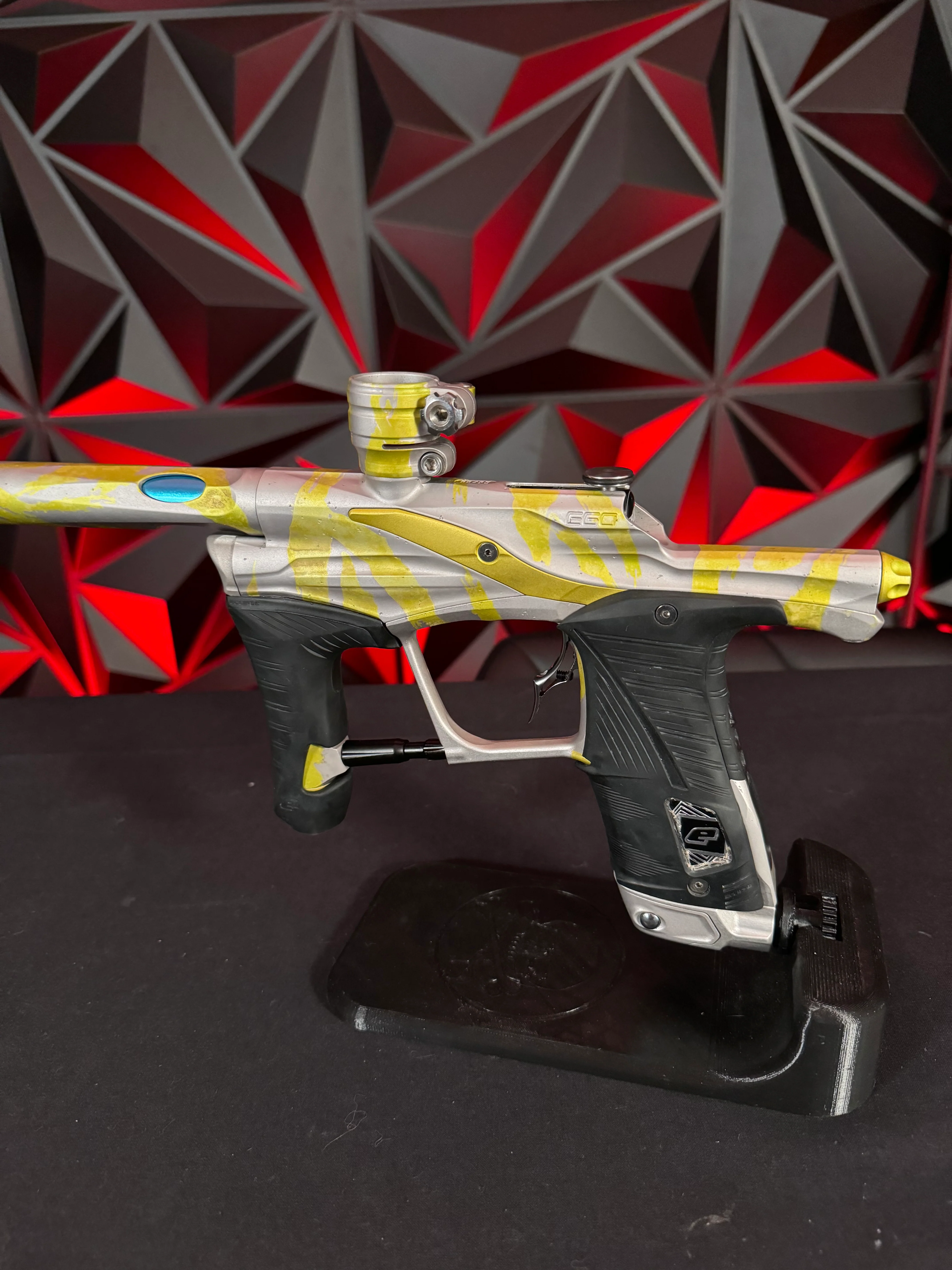 Used Planet Eclipse LV1.1 Paintball Gun - Custom Anno Silver/Yellow Tiger w/Deuce Trigger, TechT Bolt, White & Black Grip Kit - Image 2