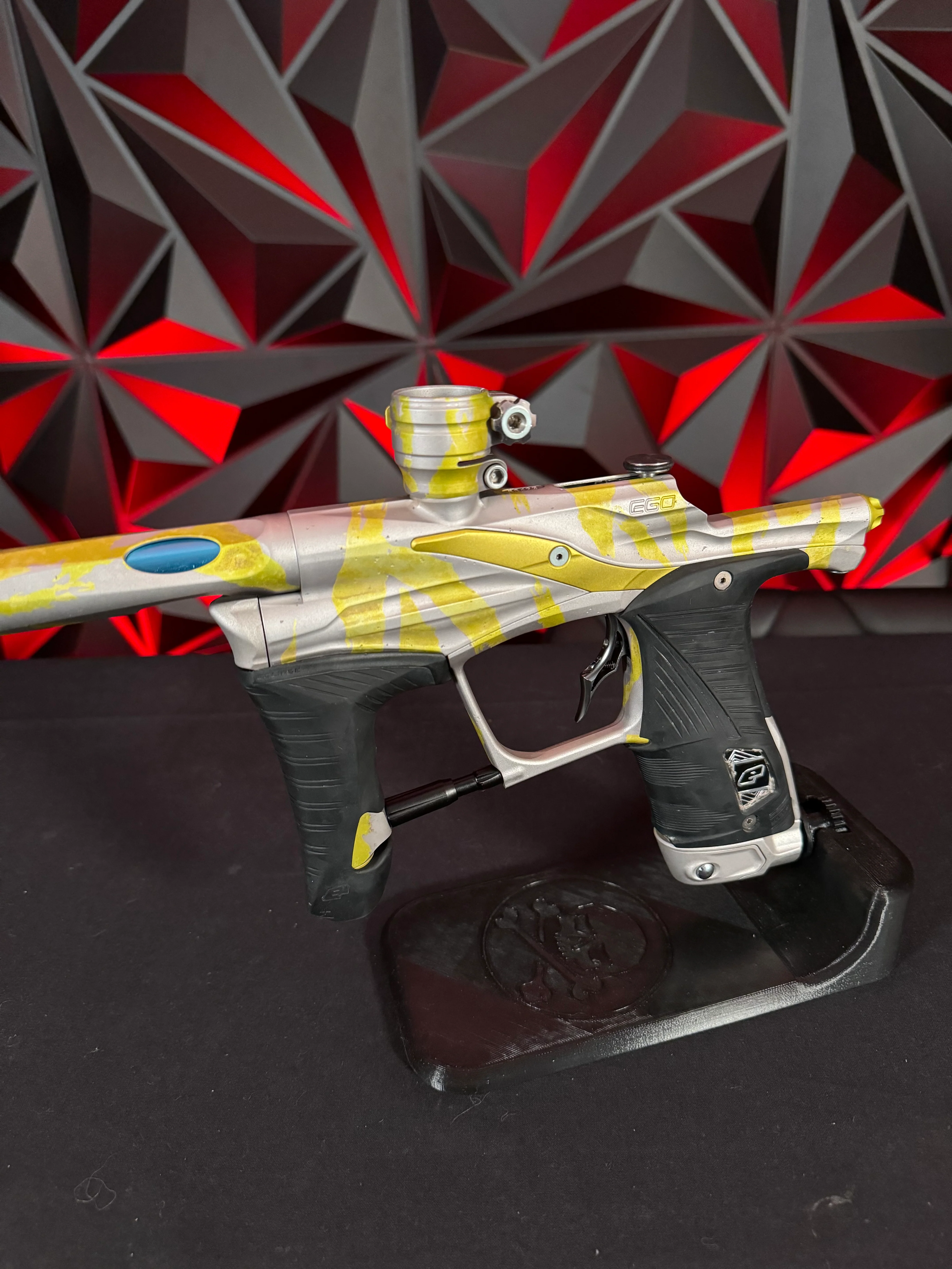 Used Planet Eclipse LV1.1 Paintball Gun - Custom Anno Silver/Yellow Tiger w/Deuce Trigger, TechT Bolt, White & Black Grip Kit - Image 4