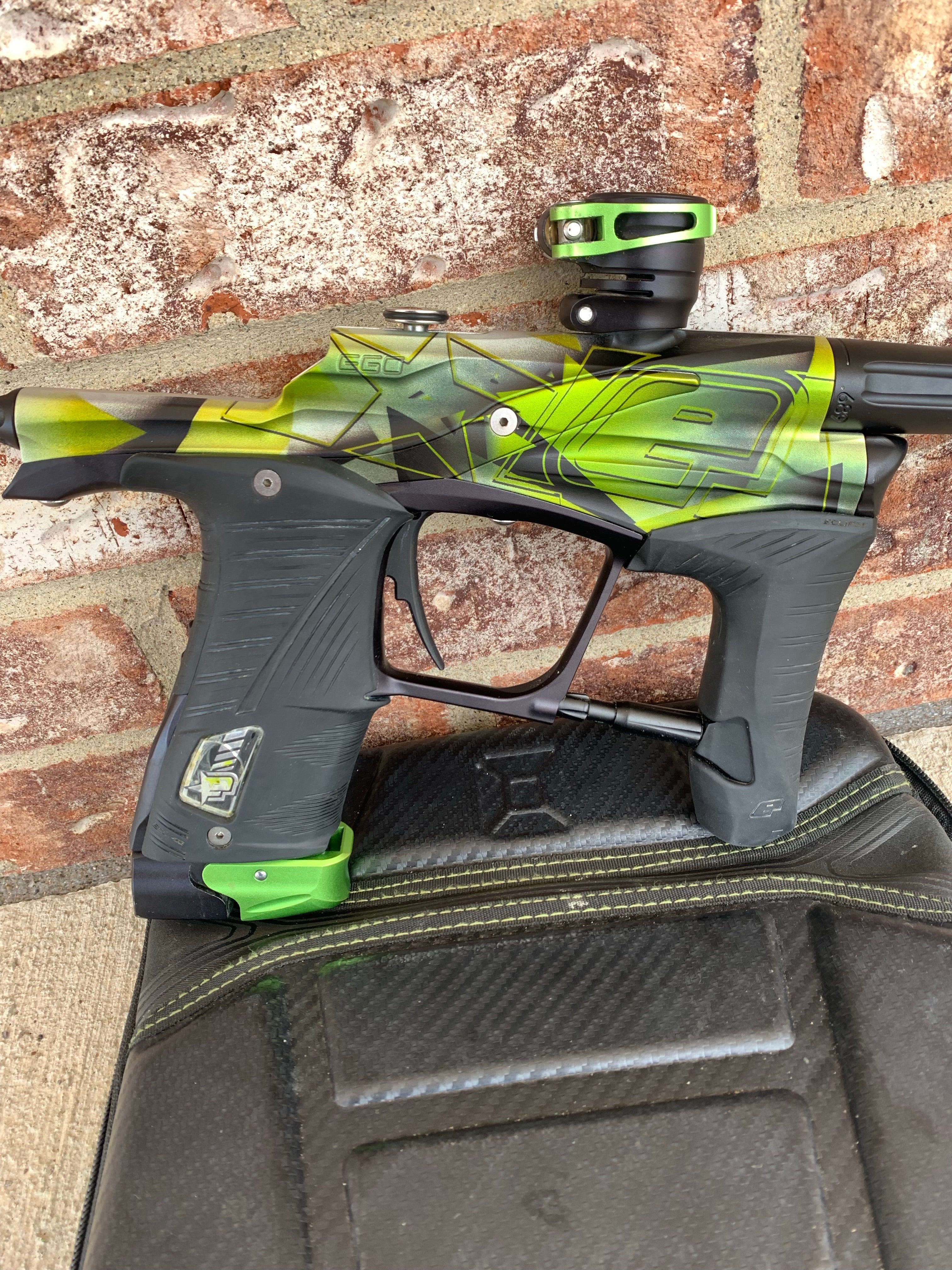 Used Planet Eclipse Lv1 Paintball Marker- Limited Edition Distortion Lizzard - Image 2