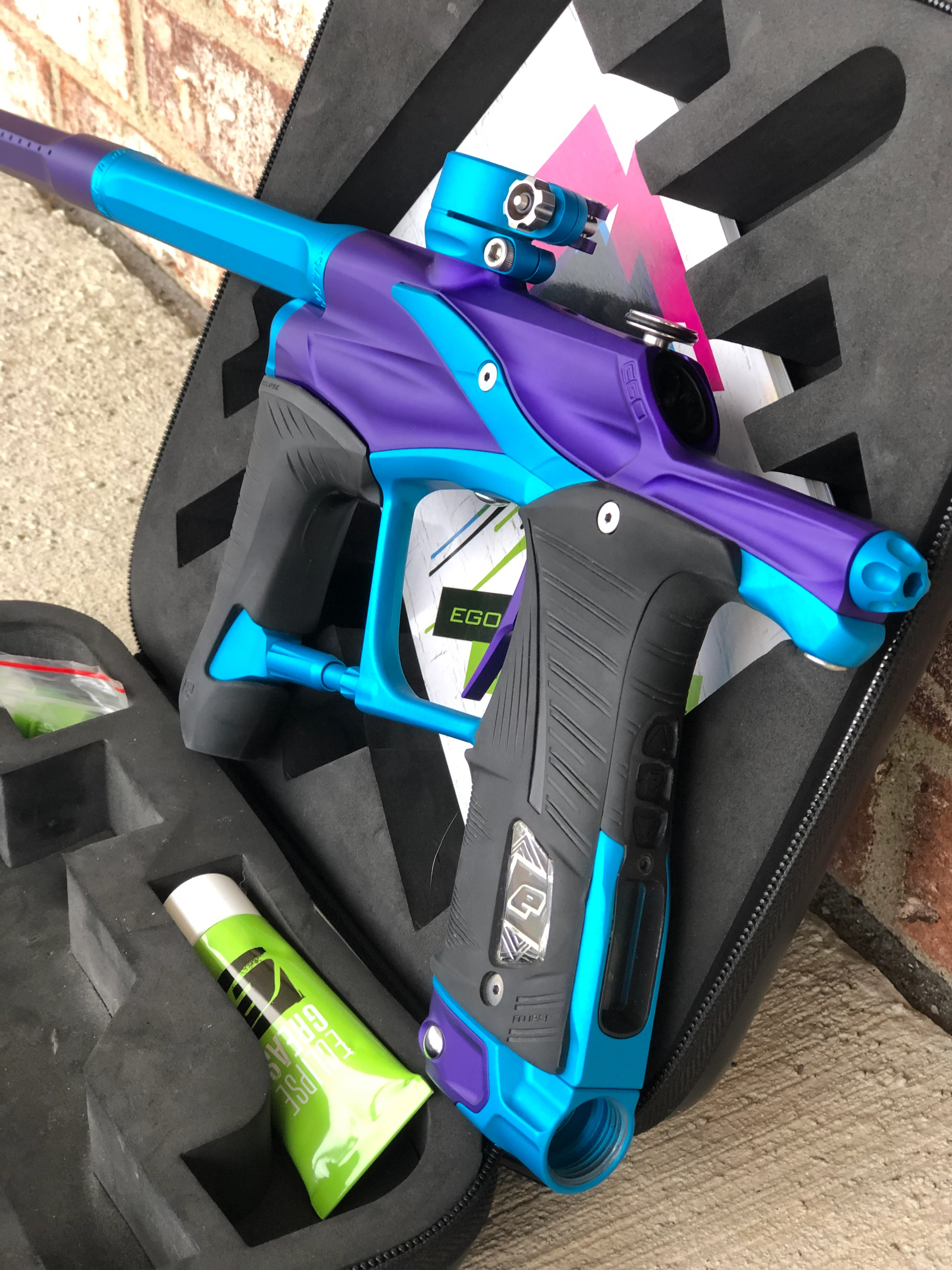 Used Planet Eclipse Lv1.5 Paintball Gun - Dust Purple/Teal - Image 3