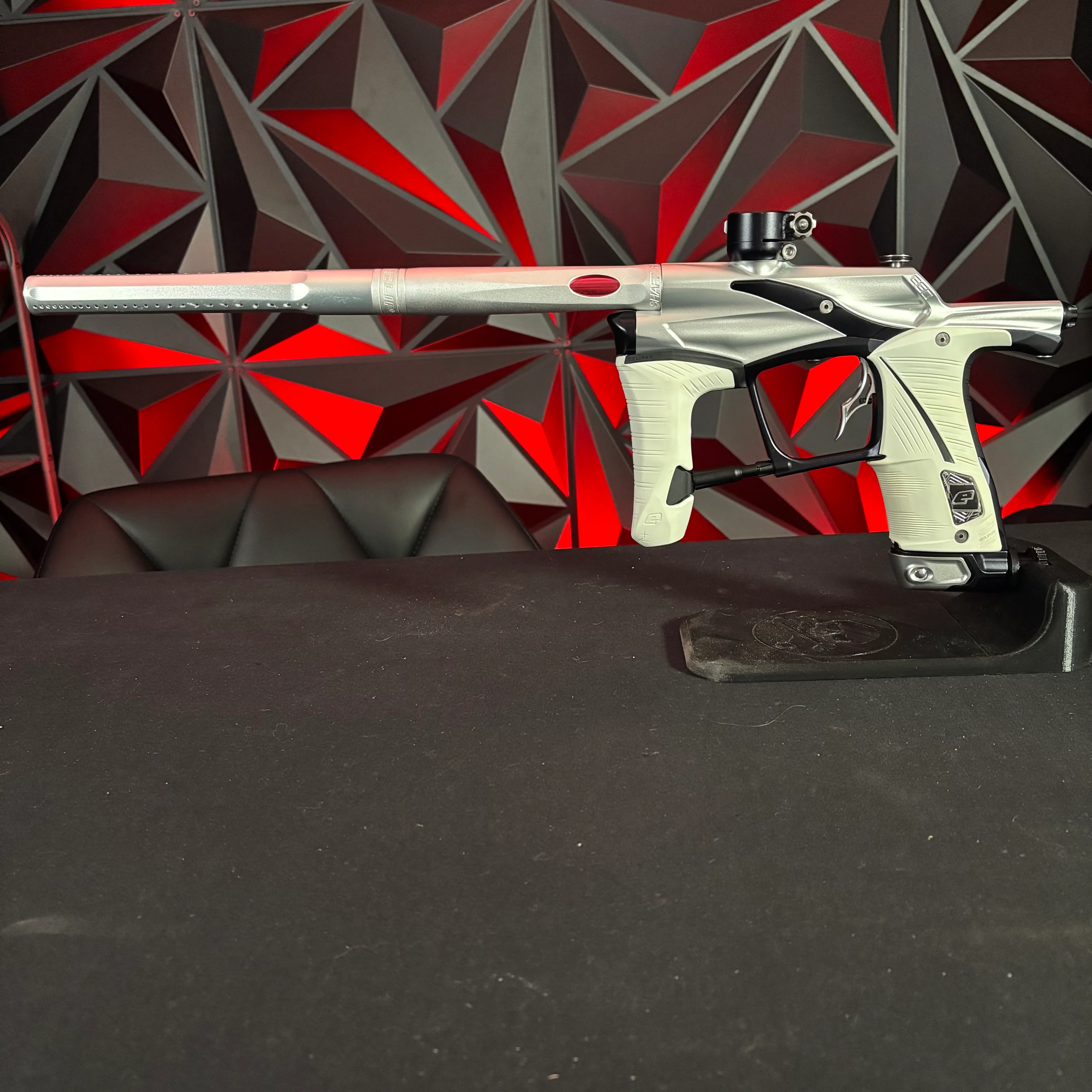 Used Planet Eclipse LV1.5 Paintball Gun - Silver/Black w/ Shaft FR Barrel - Image 6