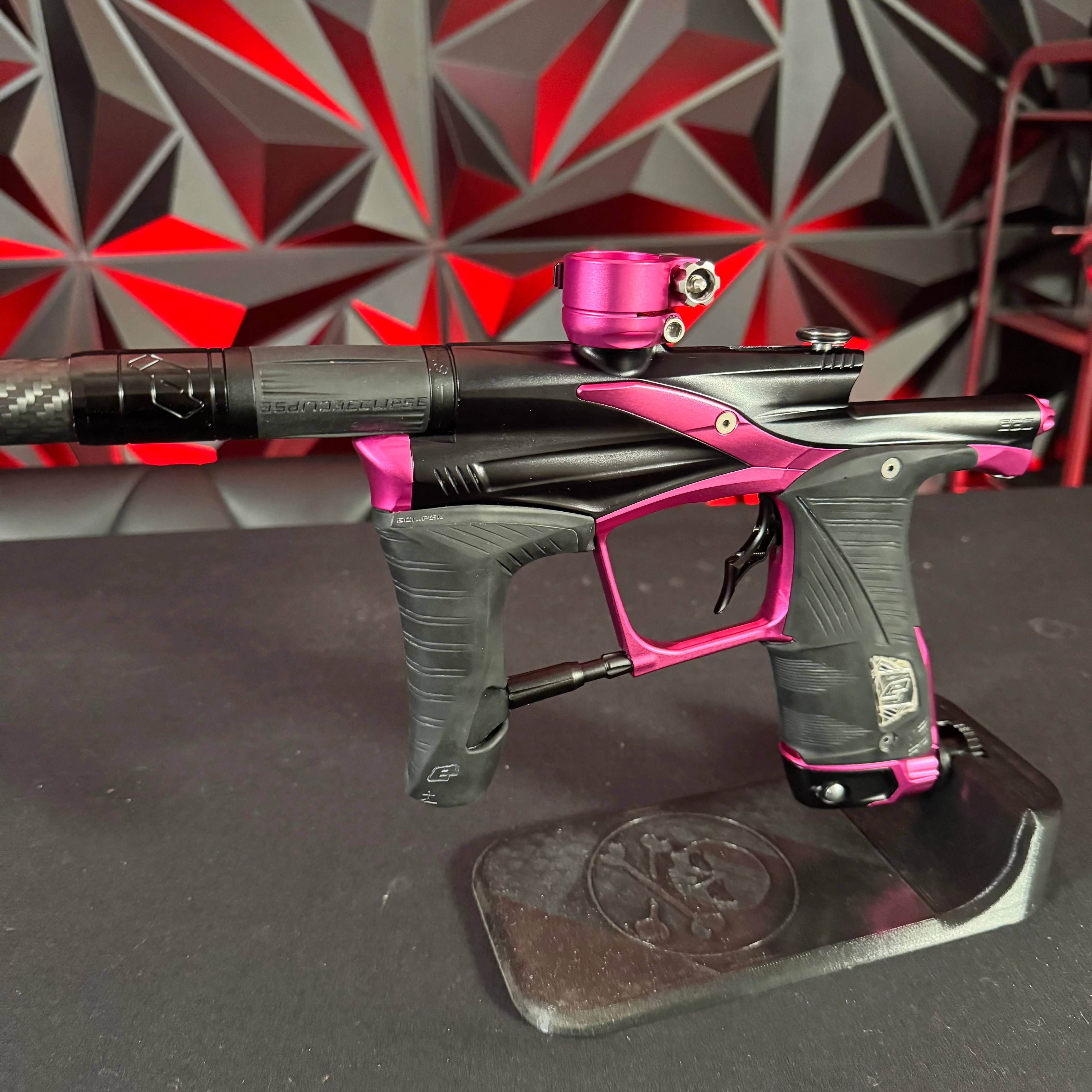 Used Planet Eclipse LV1.6 Paintball Gun - Black/Pink w/Infamous Deuce Trigger - Image 5