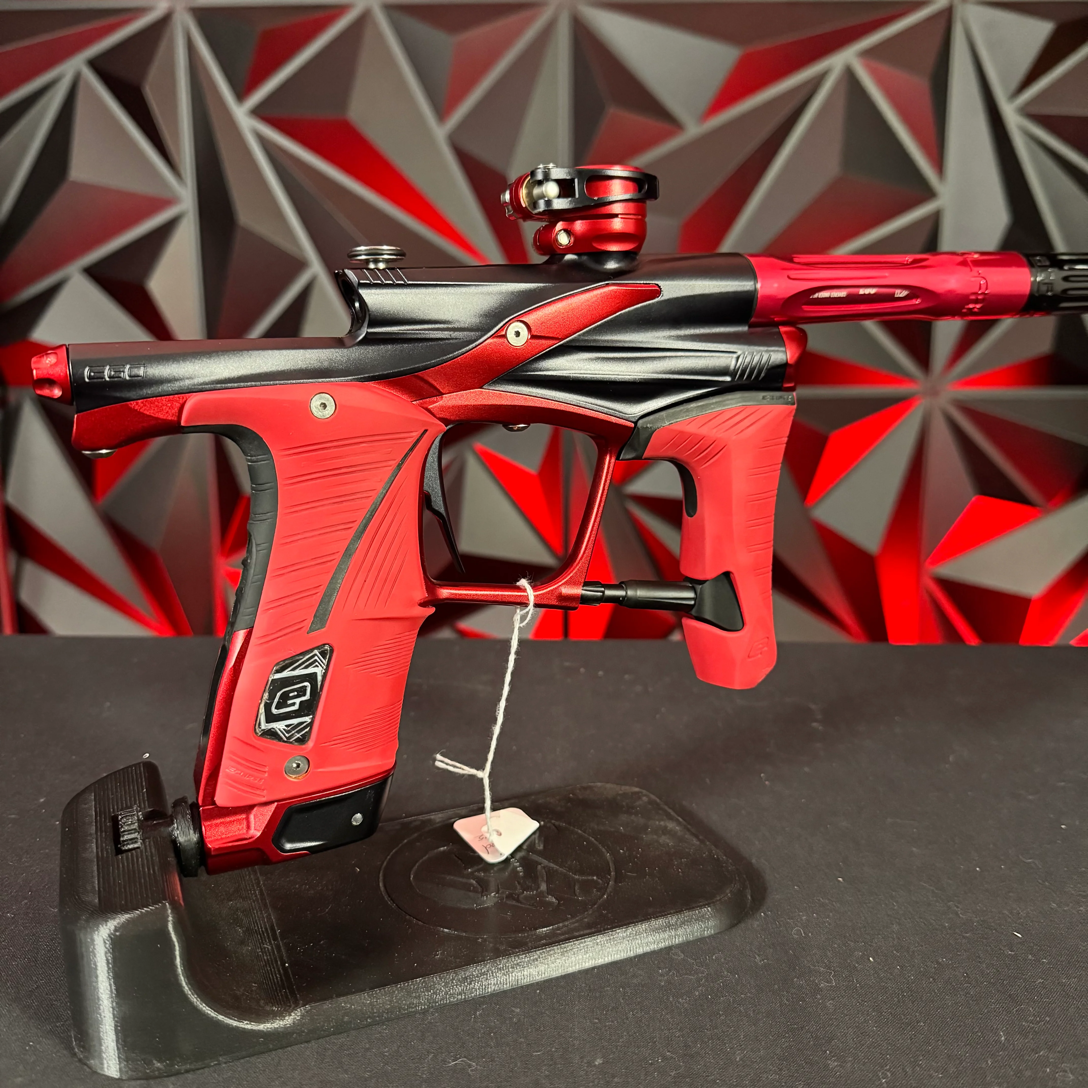 Used Planet Eclipse LV1.6 Paintball Gun - Black/Red w/ Freak XL Barrel - Image 2
