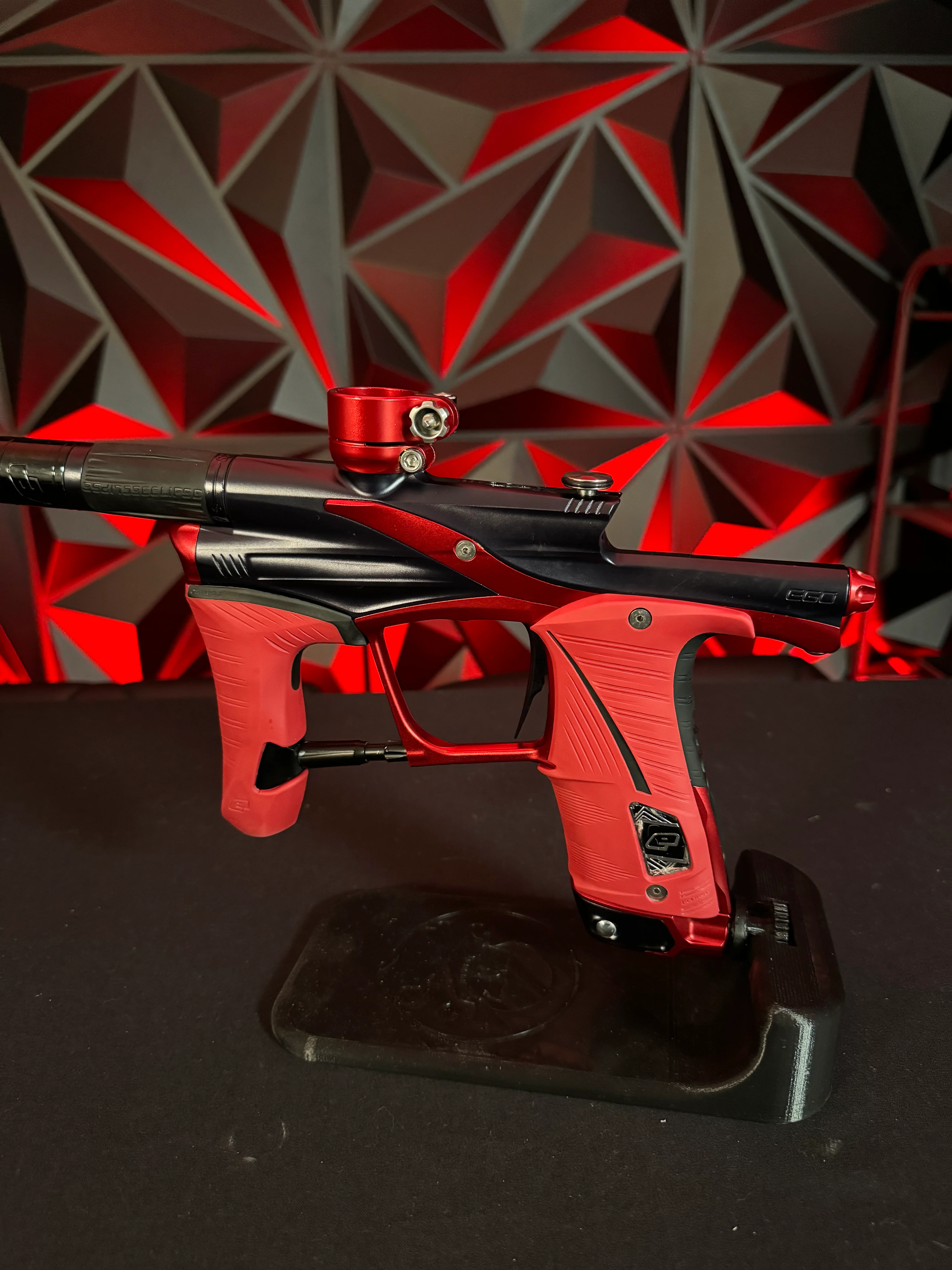 Used Planet Eclipse Lv1.6 Paintball Gun - Black / Red - Image 2
