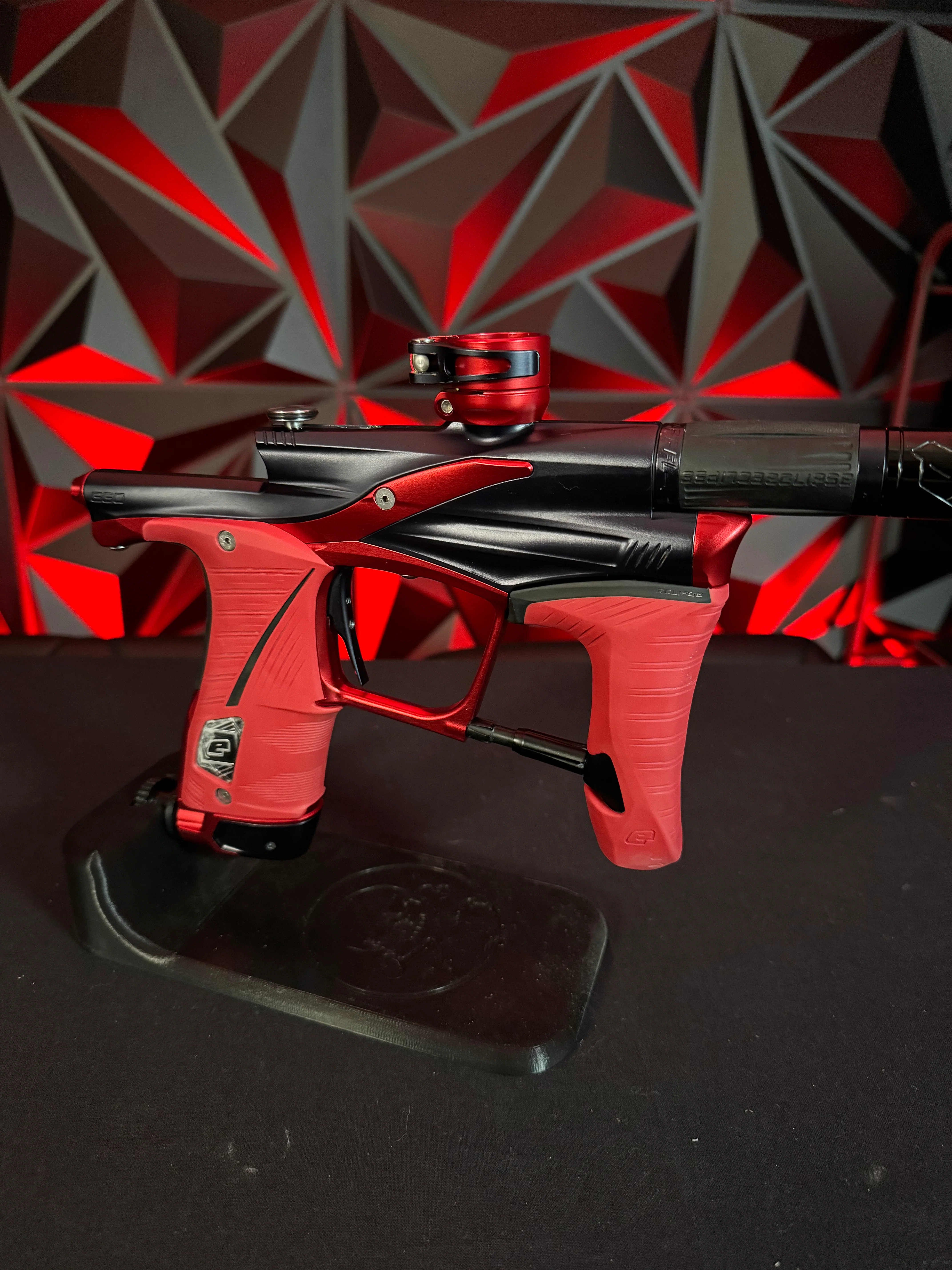 Used Planet Eclipse Lv1.6 Paintball Gun - Black / Red - Image 3