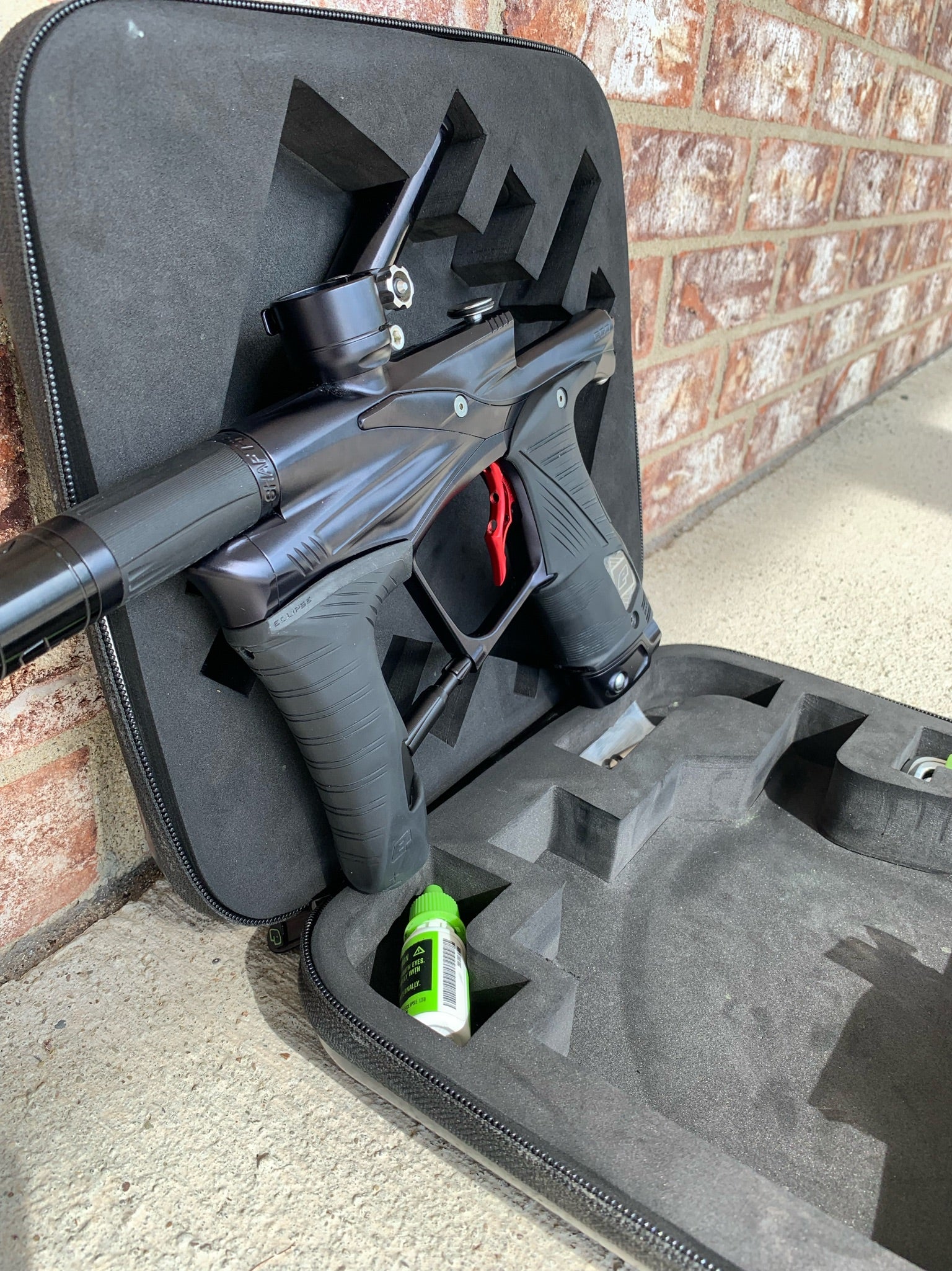 Used Planet Eclipse LV1.6 Paintball Gun - Black w/ Red Infamous Trigger - Image 4