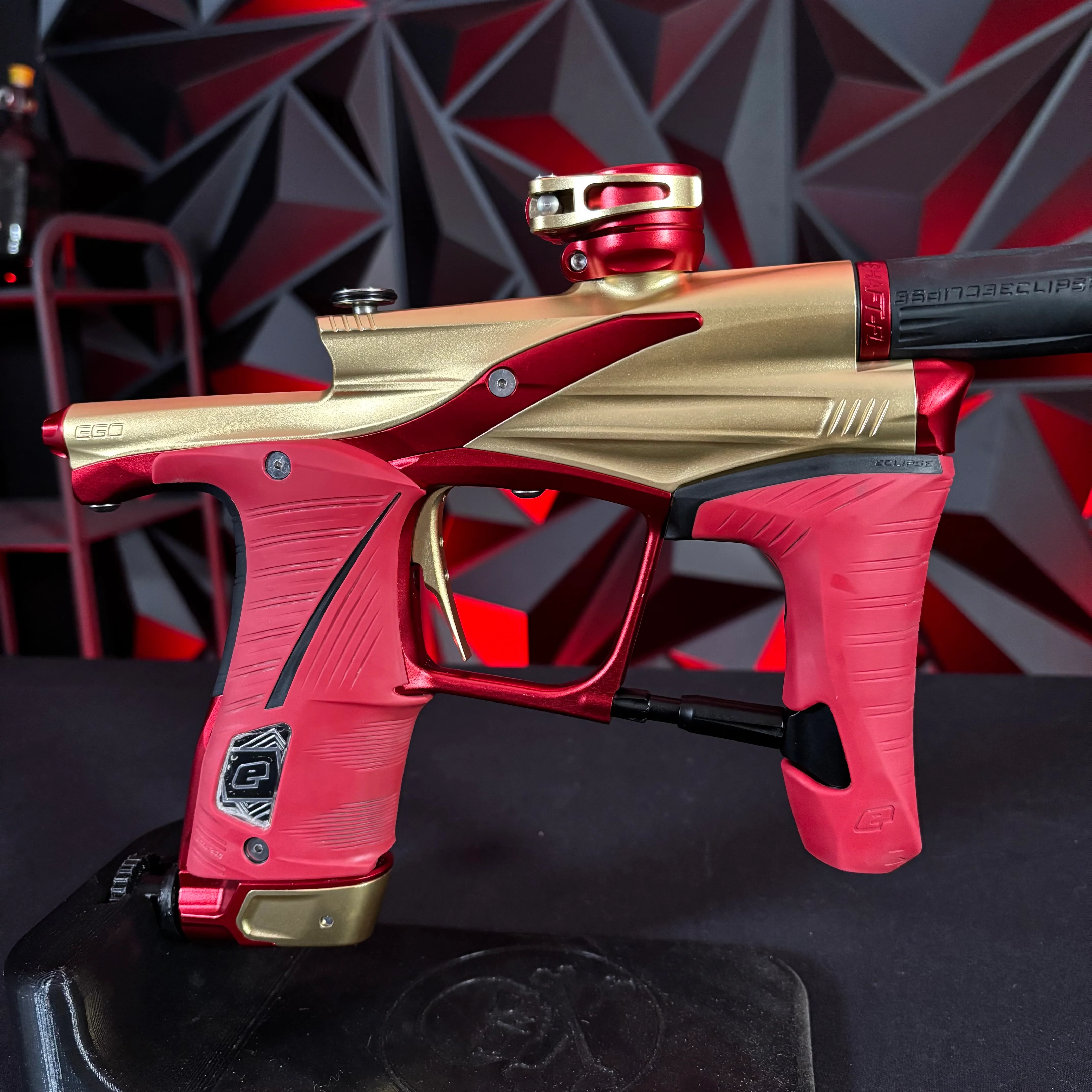 Used Planet Eclipse Lv1.6 Paintball Gun - Gold / Red - Image 3