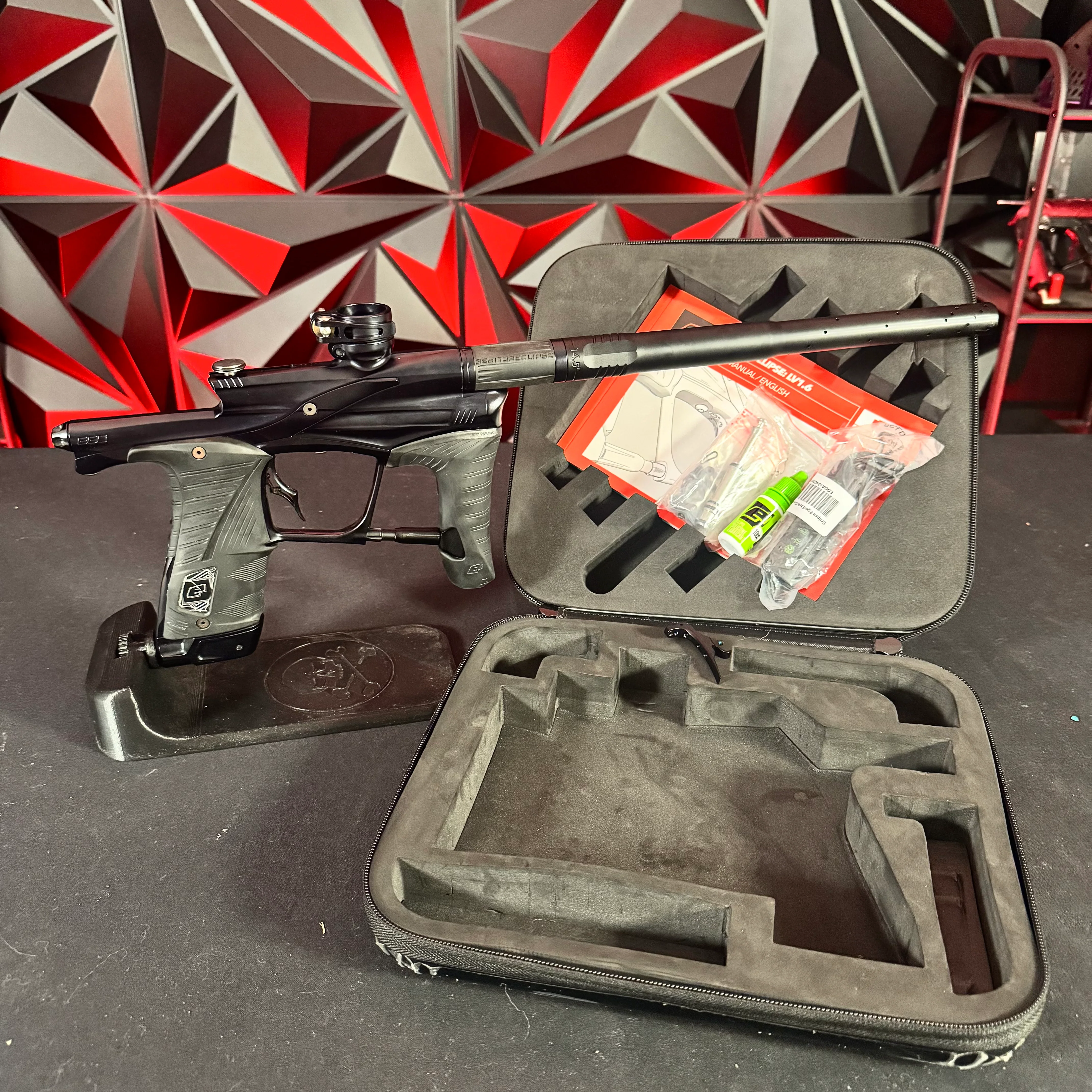 Used Planet Eclipse LV1.6 Paintball Gun - Midnight w/ Infamous Deuce Trigger