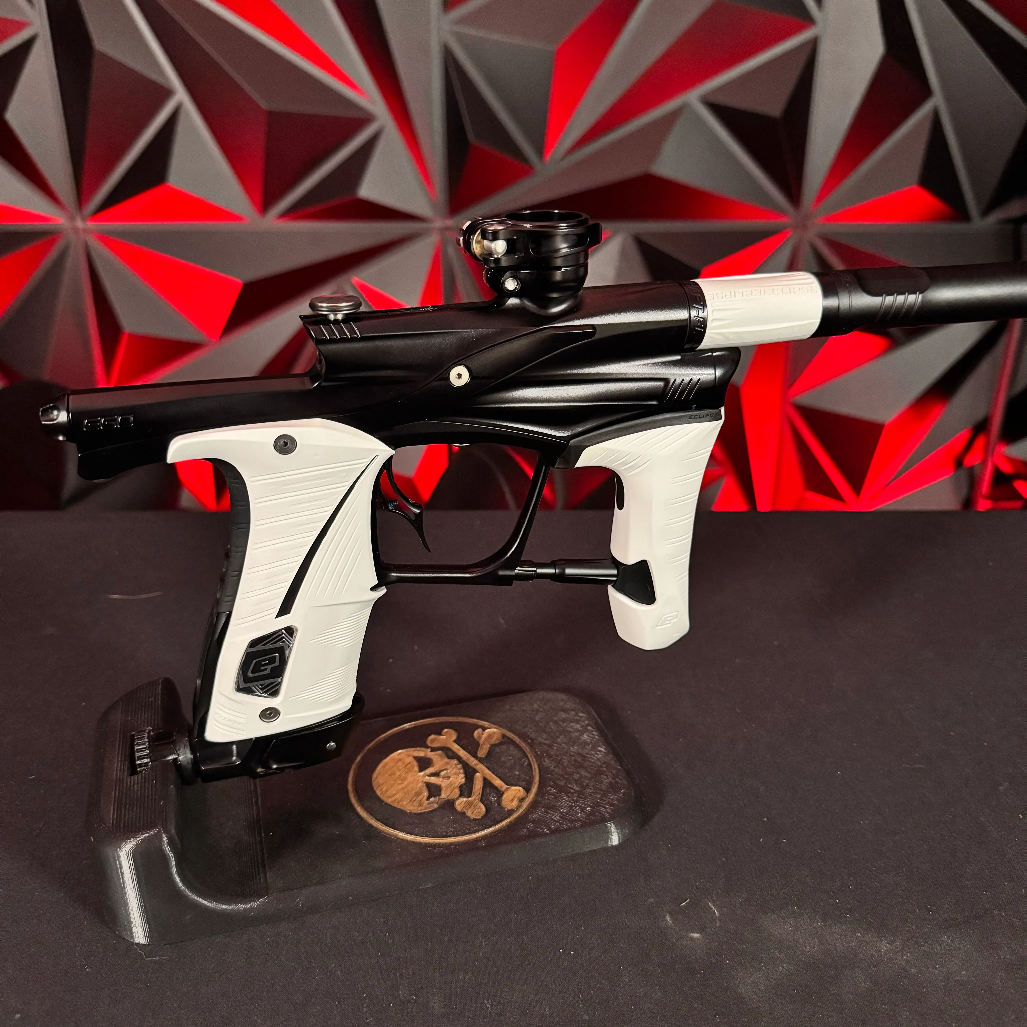 Used Planet Eclipse LV1.6 Paintball Gun -  Midnight w/ 3 FL Backs & Infamous Deuce Trigger - Image 2