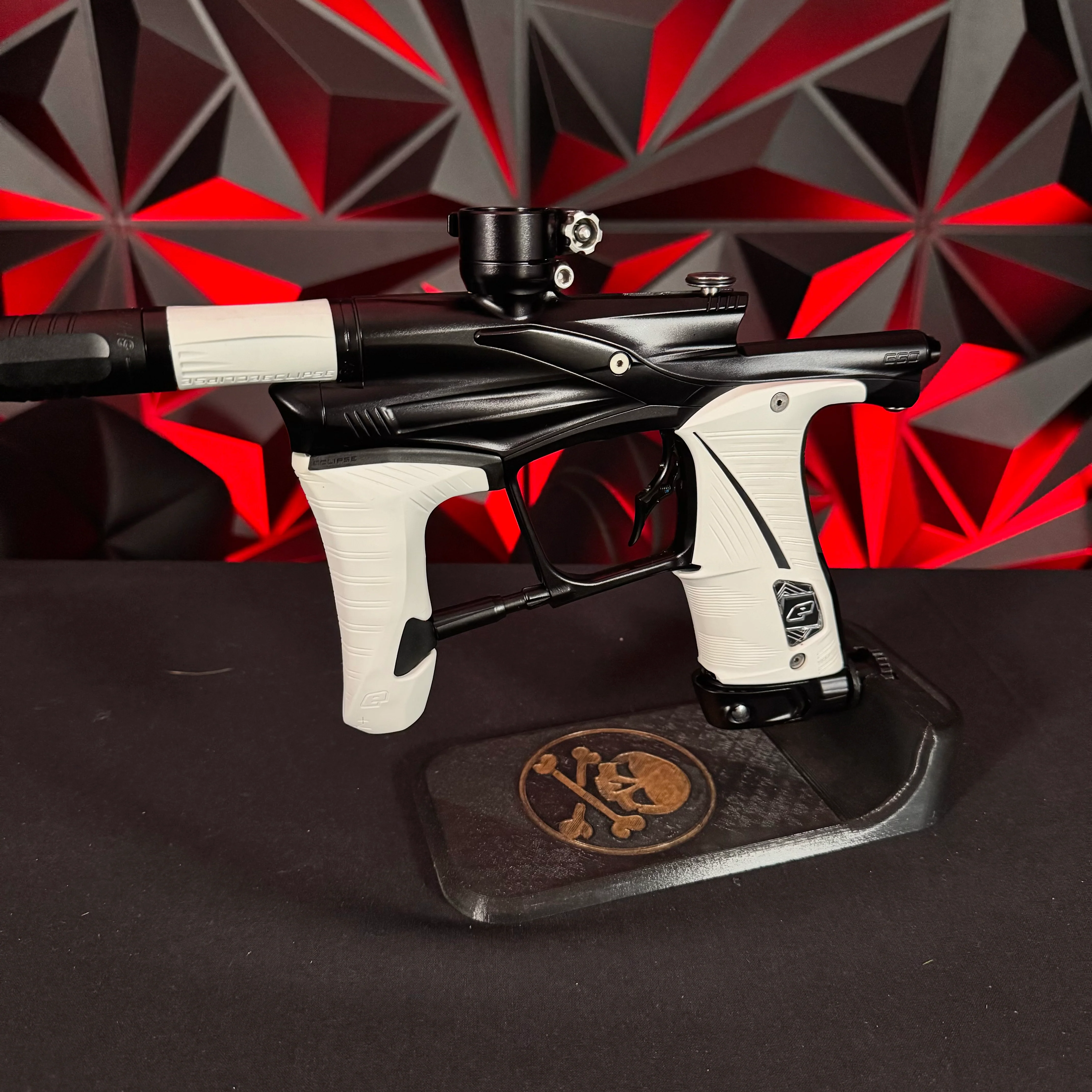 Used Planet Eclipse LV1.6 Paintball Gun -  Midnight w/ 3 FL Backs & Infamous Deuce Trigger - Image 5