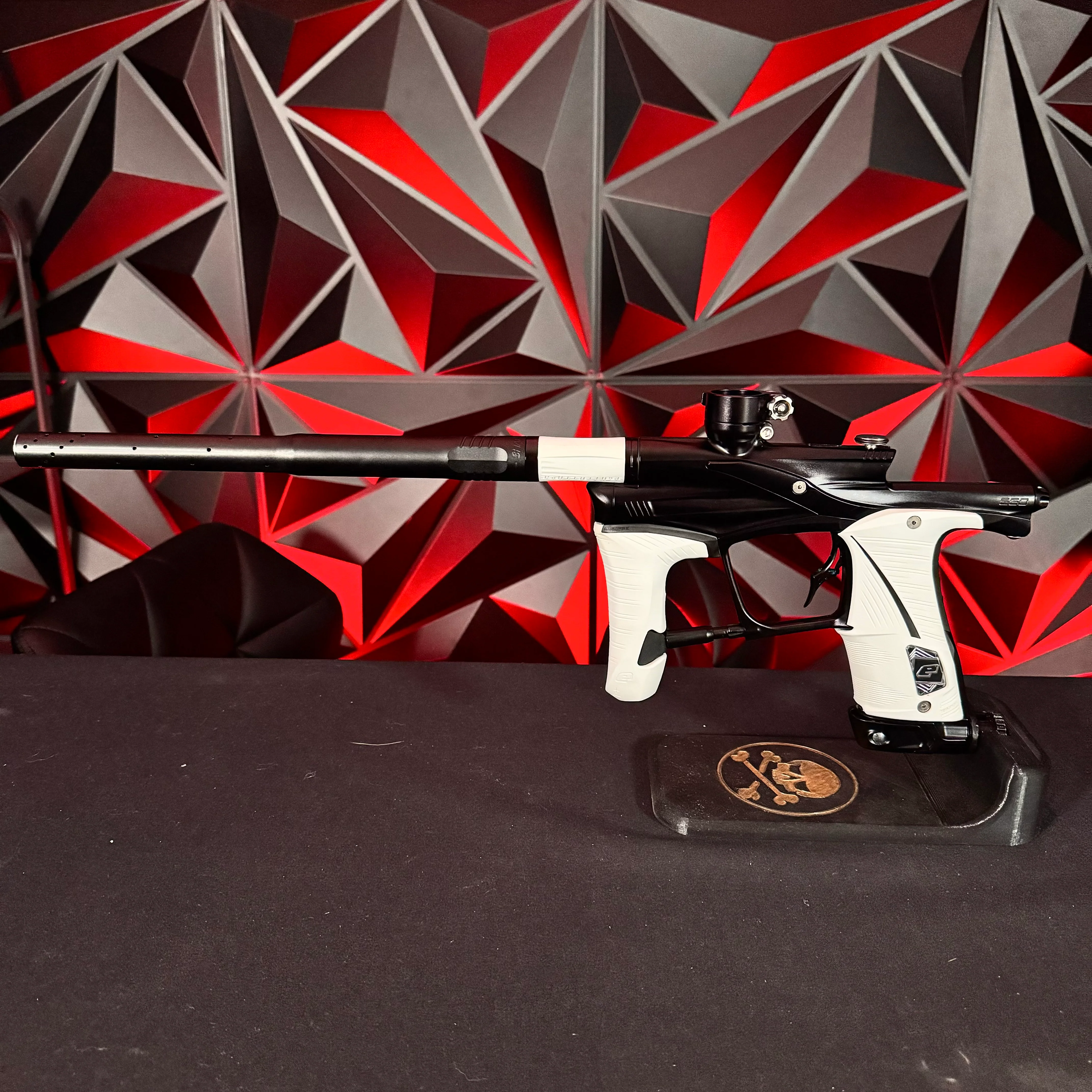 Used Planet Eclipse LV1.6 Paintball Gun -  Midnight w/ 3 FL Backs & Infamous Deuce Trigger - Image 7