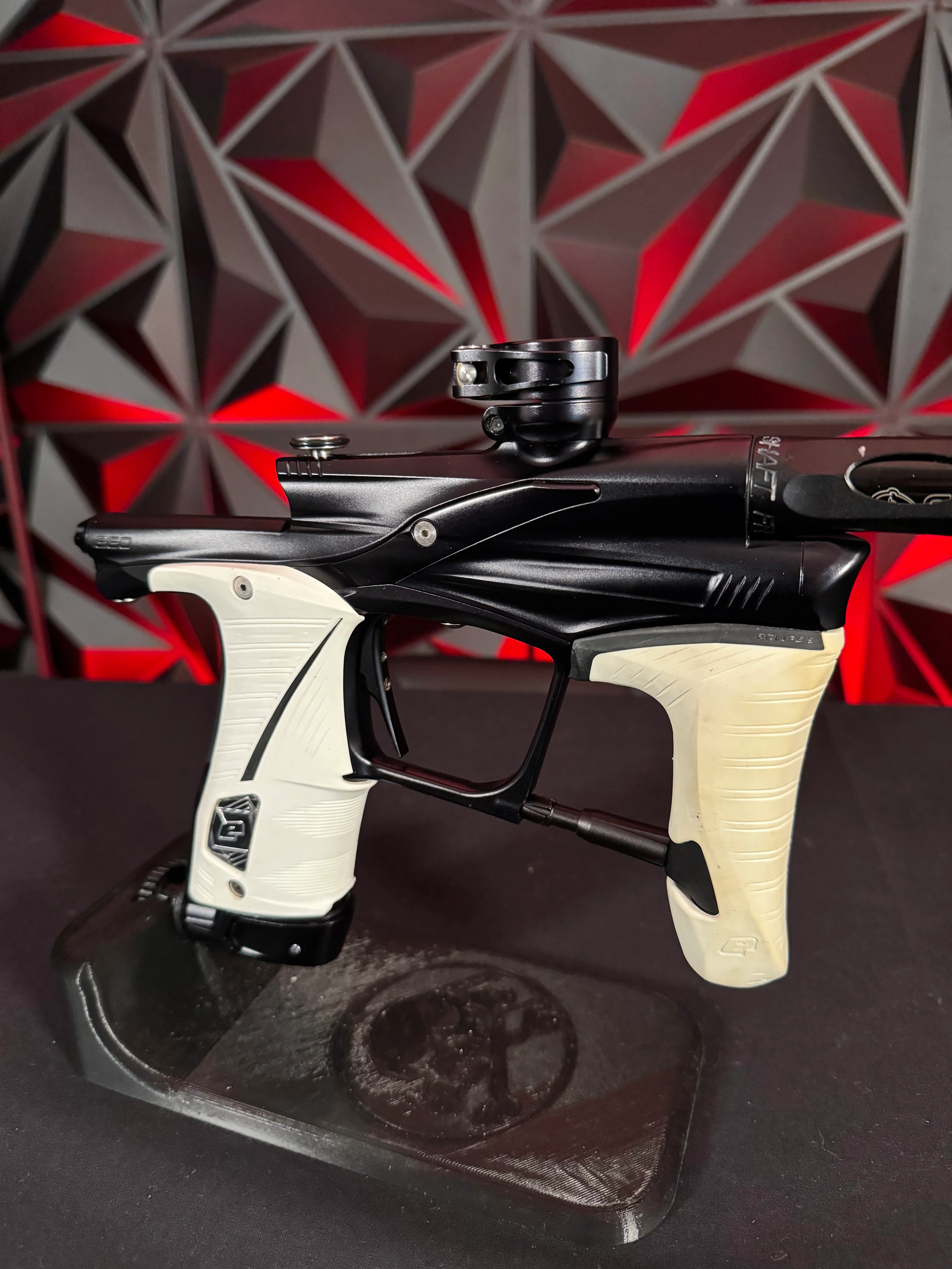 Used Planet Eclipse Lv1.6 Paintball Gun - Midnight w/Shaft FR Barrel Back w/Custom Anno Core Tip (Silver Black Splash) - Image 3