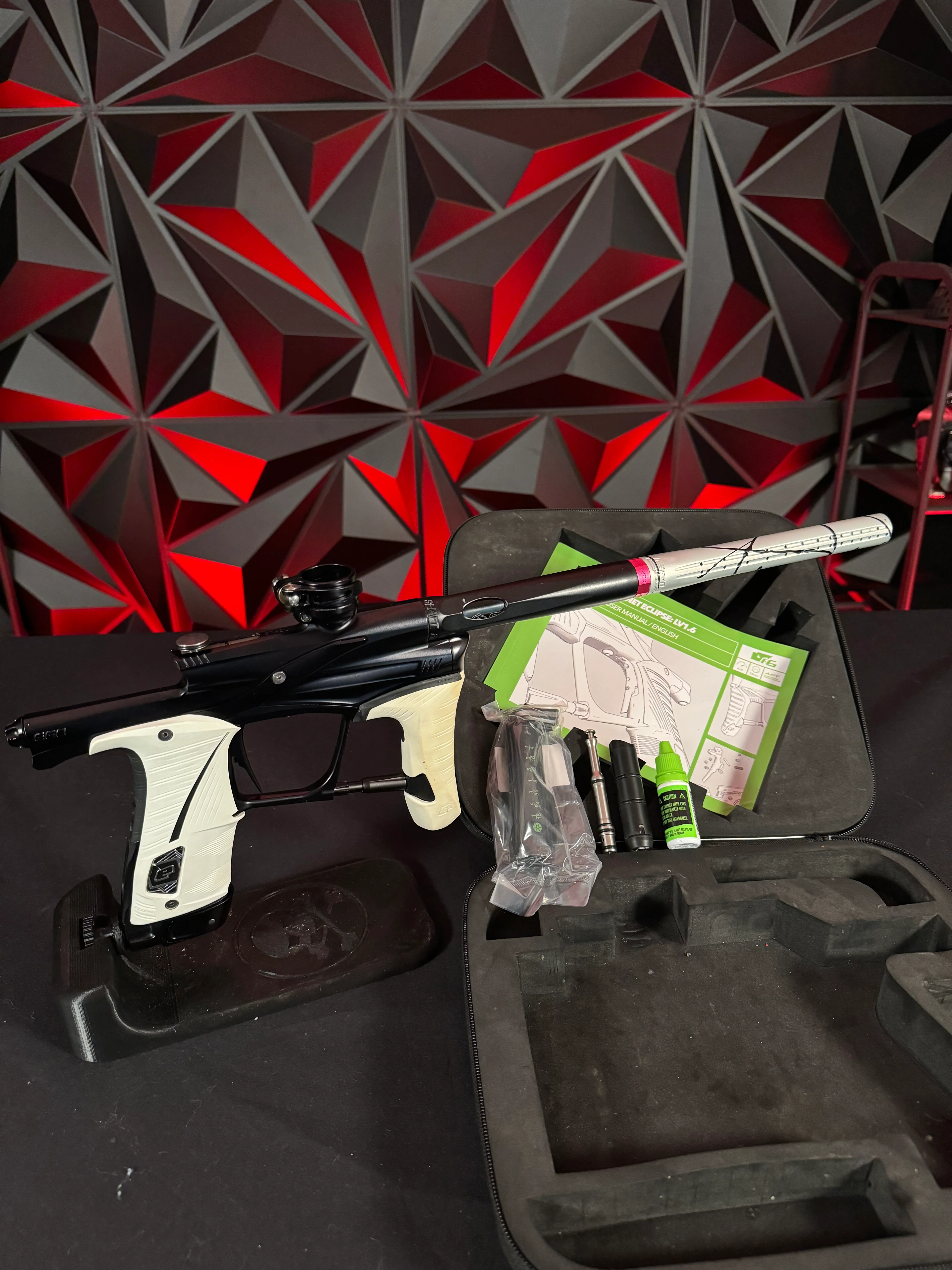 Used Planet Eclipse Lv1.6 Paintball Gun - Midnight w/Shaft FR Barrel Back w/Custom Anno Core Tip (Silver Black Splash) - Image 7