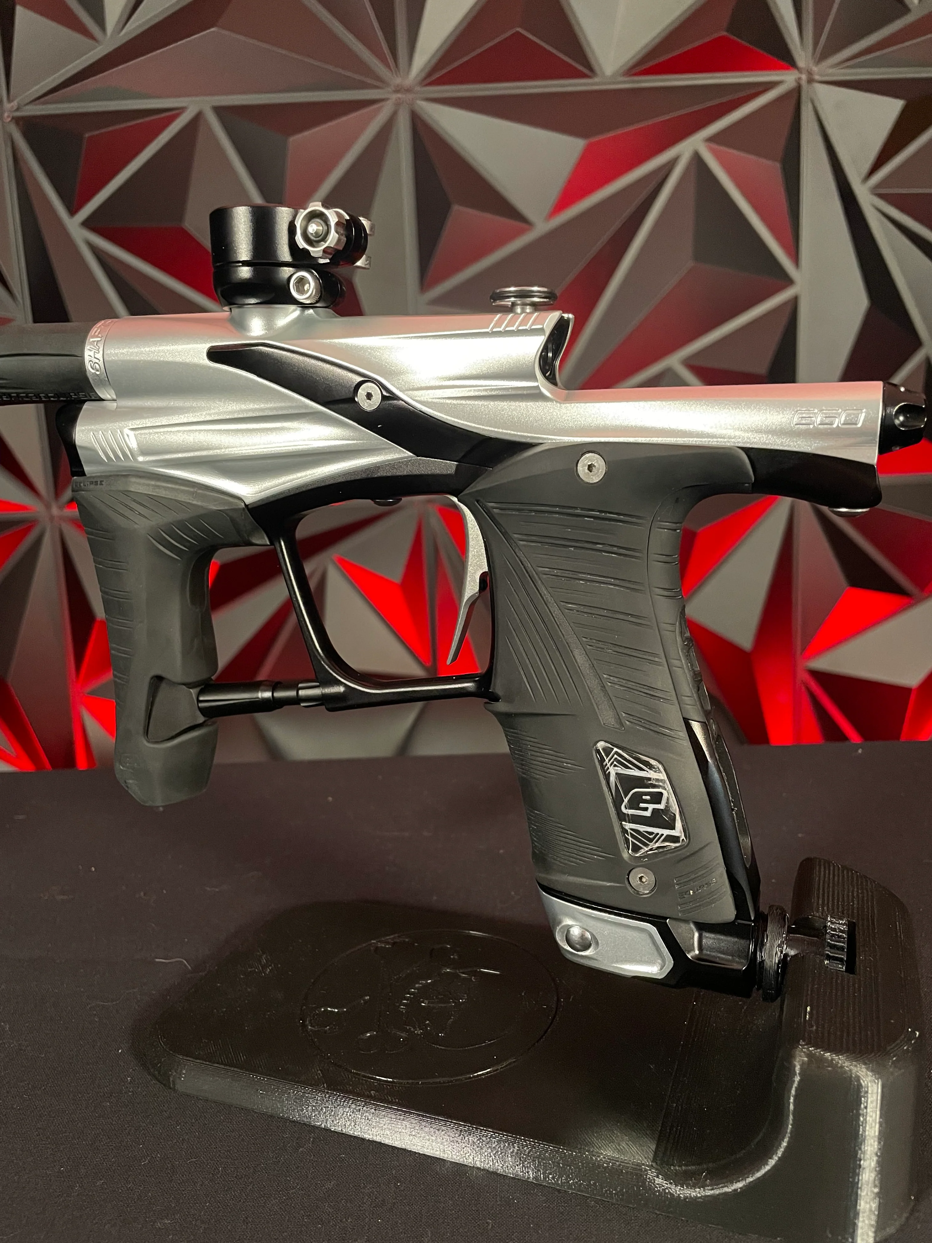 Used Planet Eclipse LV1.6 Paintball Gun - Silver/Black w/ Full FL Kit - Image 2
