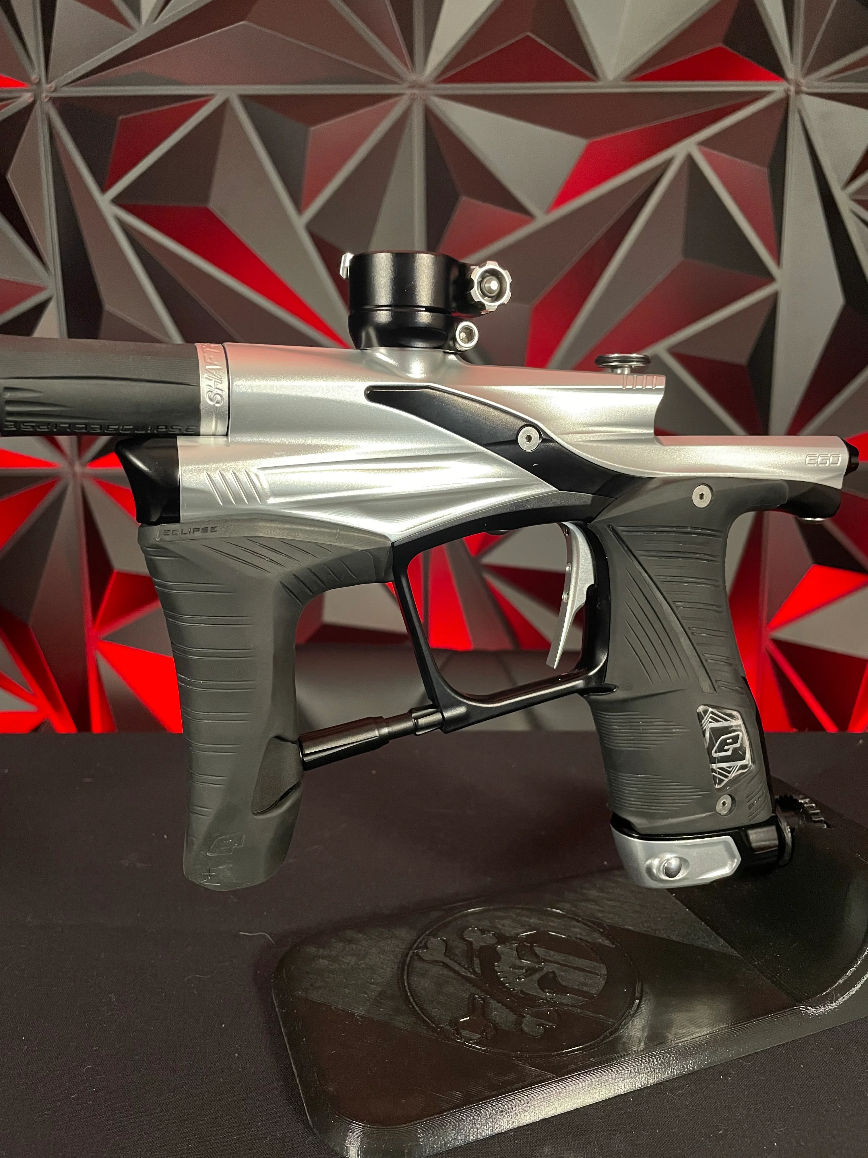 Used Planet Eclipse LV1.6 Paintball Gun - Silver/Black w/ Full FL Kit - Image 4