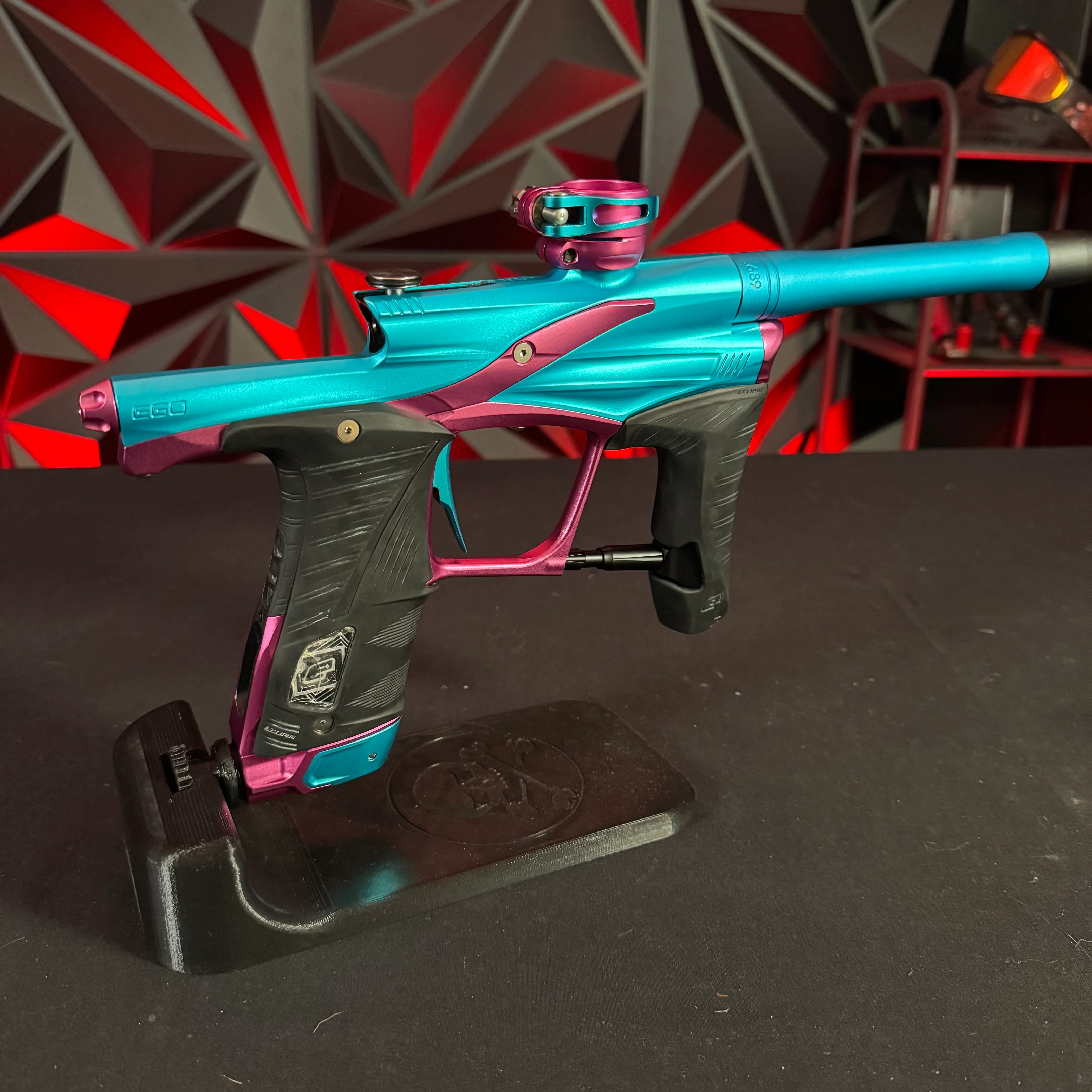 Used Planet Eclipse LV1.6 Paintball Gun - Teal/Pink - Image 2