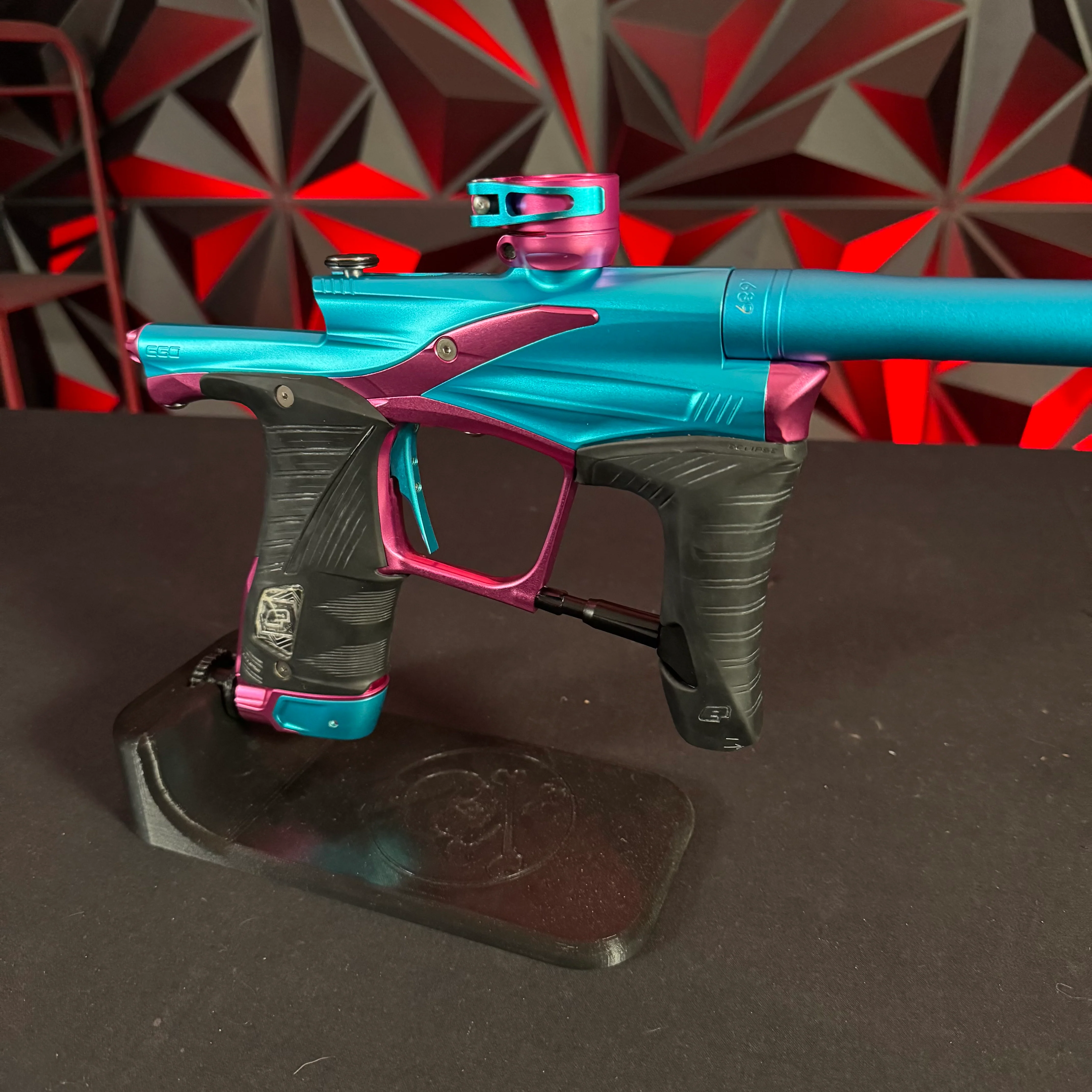 Used Planet Eclipse LV1.6 Paintball Gun - Teal/Pink - Image 4