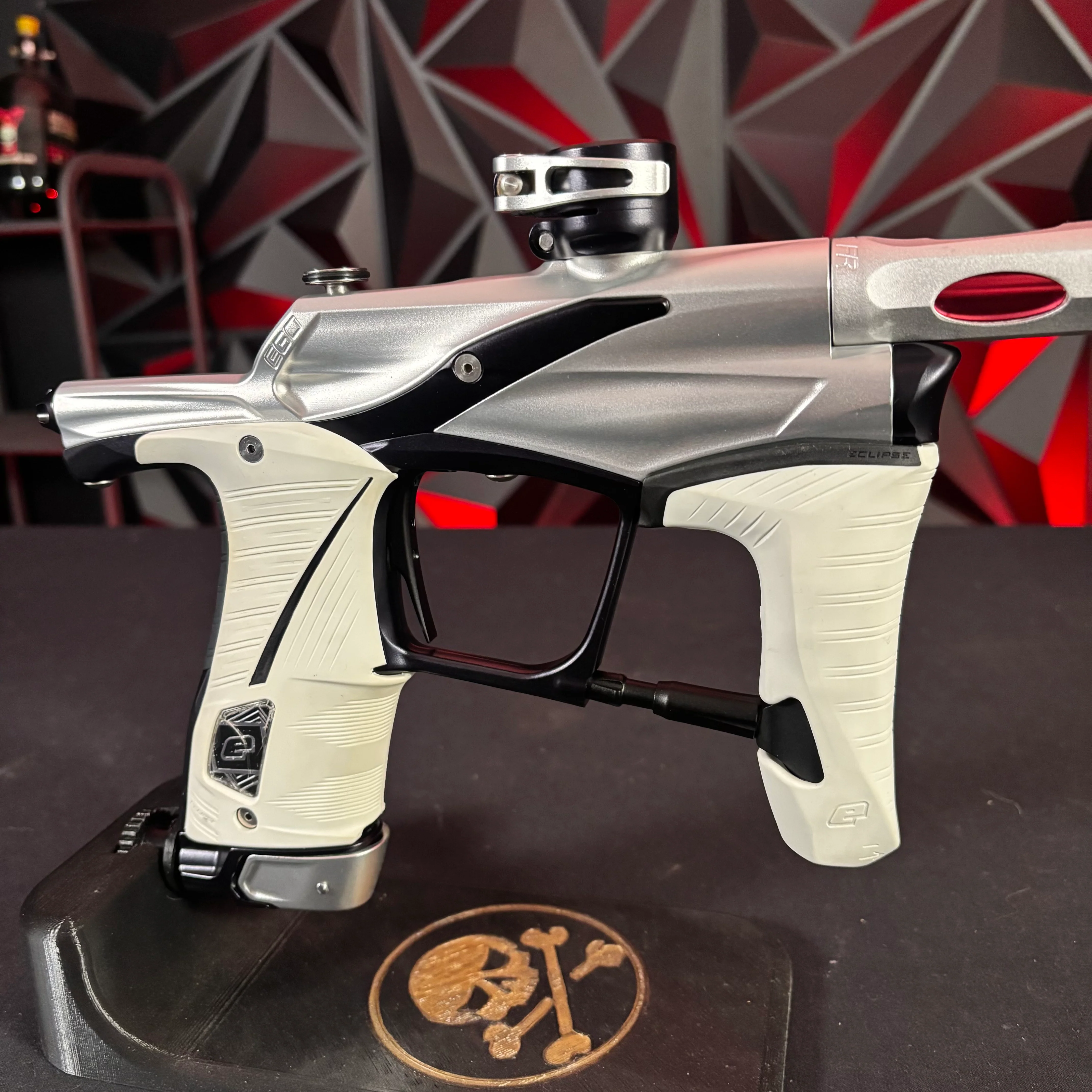 Used Planet Eclipse LV1 Paintball Gun - Silver/Black - Image 3