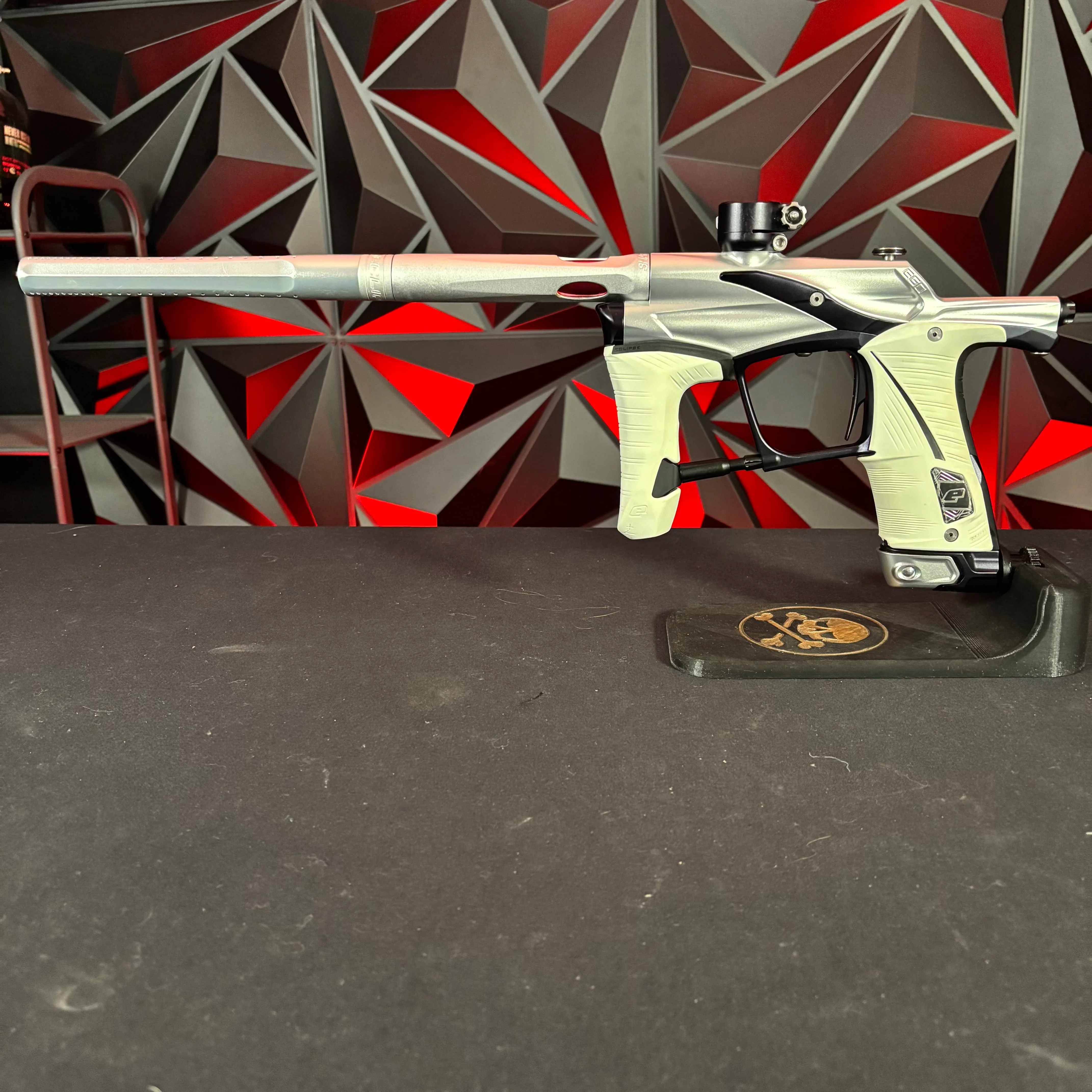 Used Planet Eclipse LV1 Paintball Gun - Silver/Black - Image 7