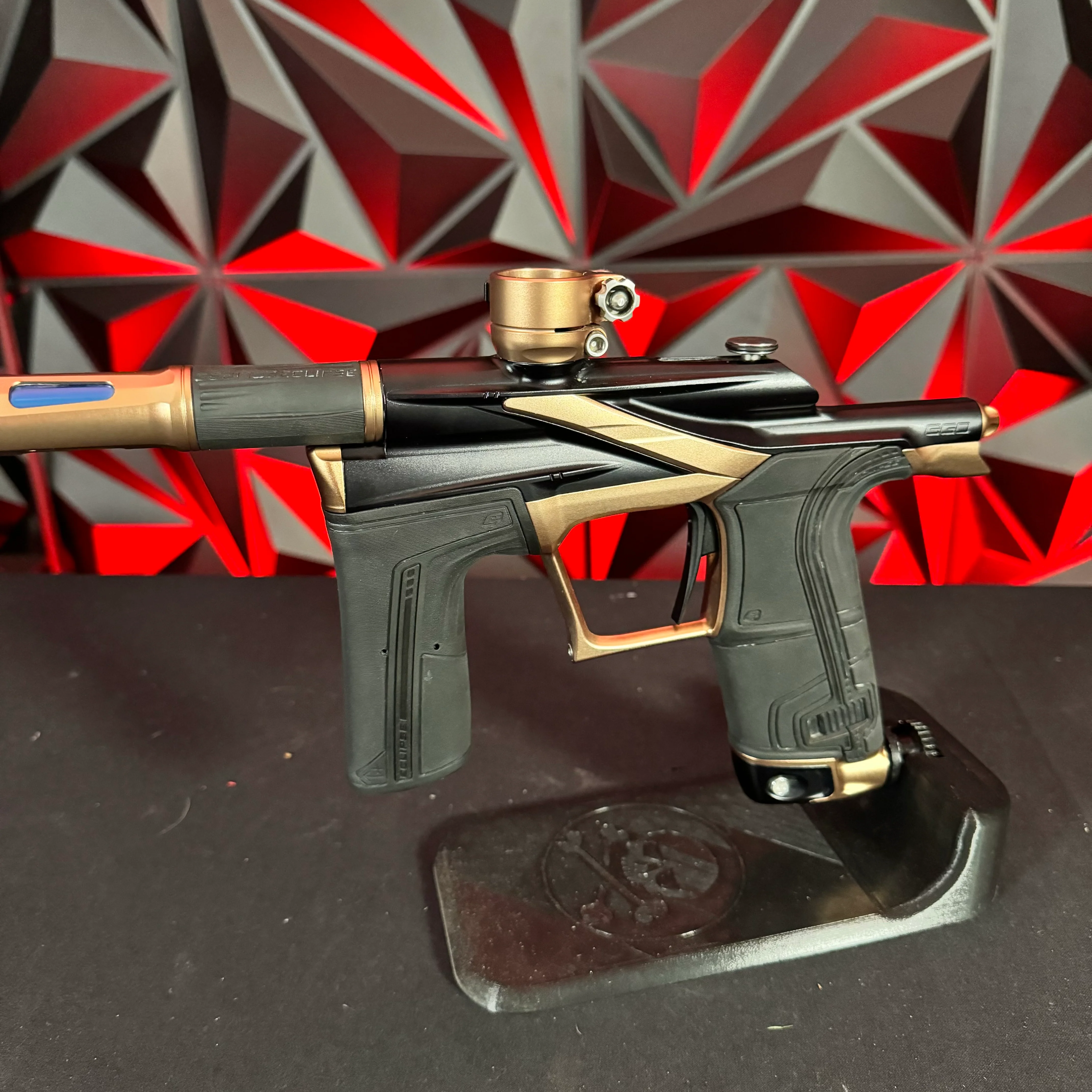 Used Planet Eclipse LV2 Paintball Gun -  Black/Bronze w/ 3 PWR Inserts - Image 4