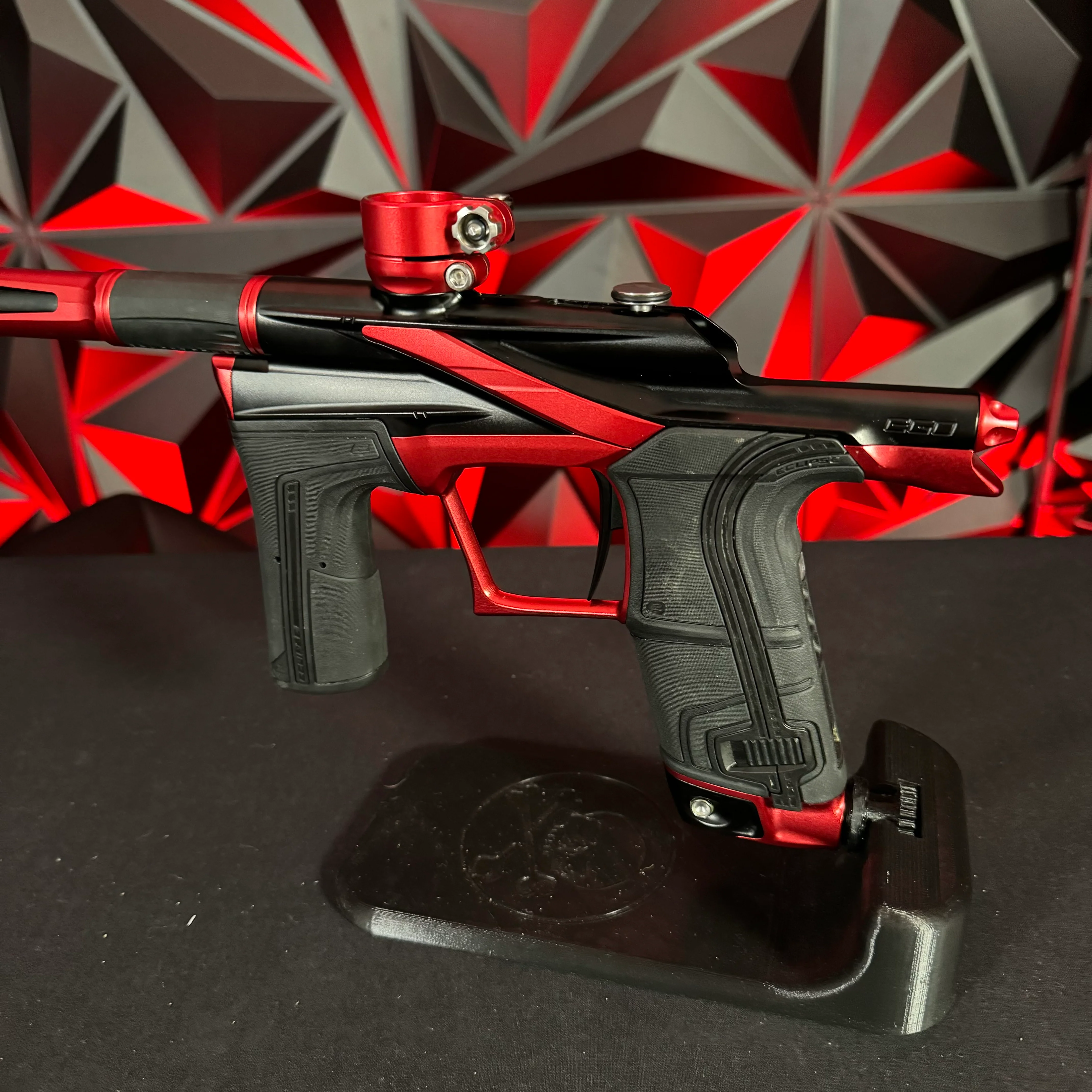 Used Planet Eclipse LV2 Paintball Gun - Black/Red - Image 2