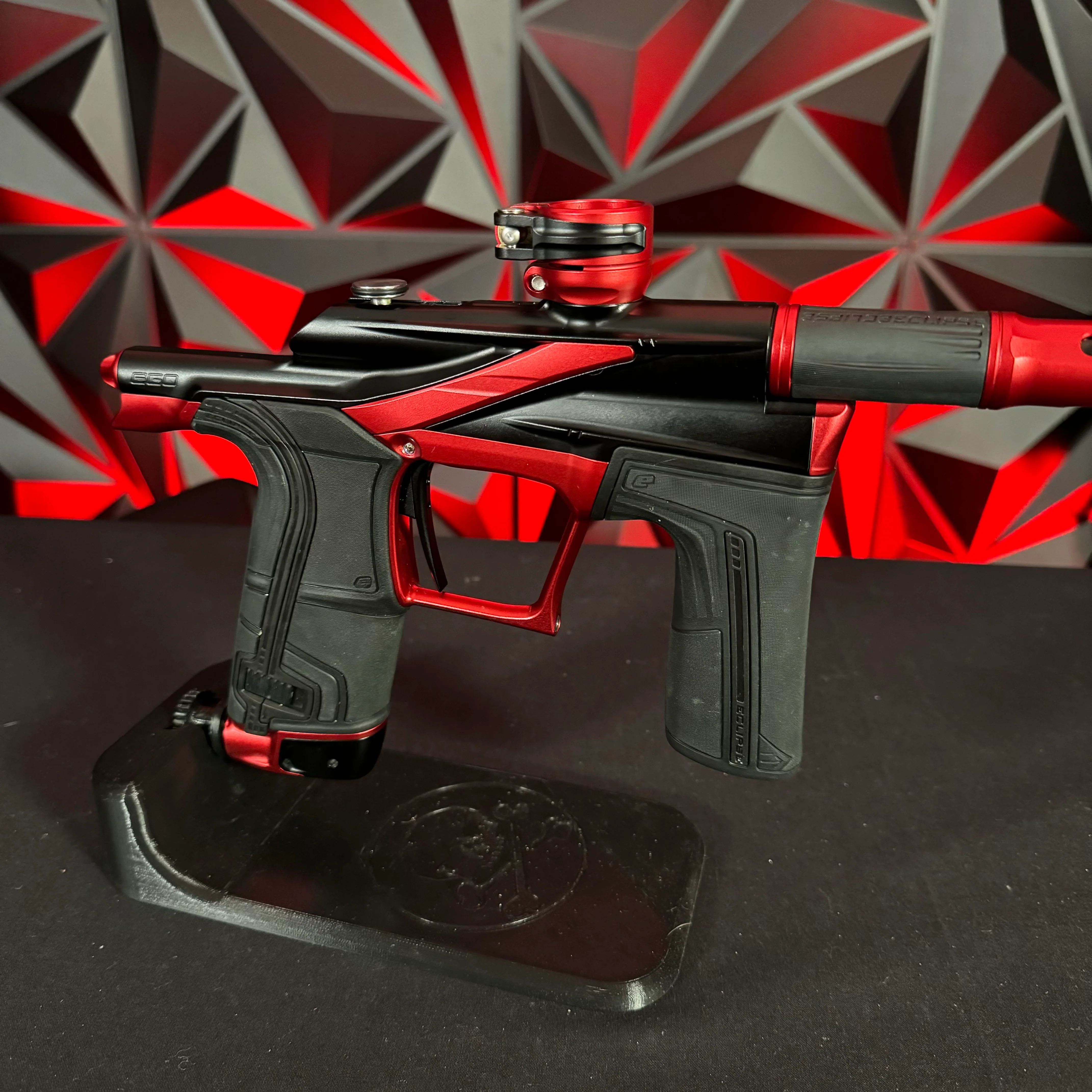 Used Planet Eclipse LV2 Paintball Gun - Black/Red - Image 3