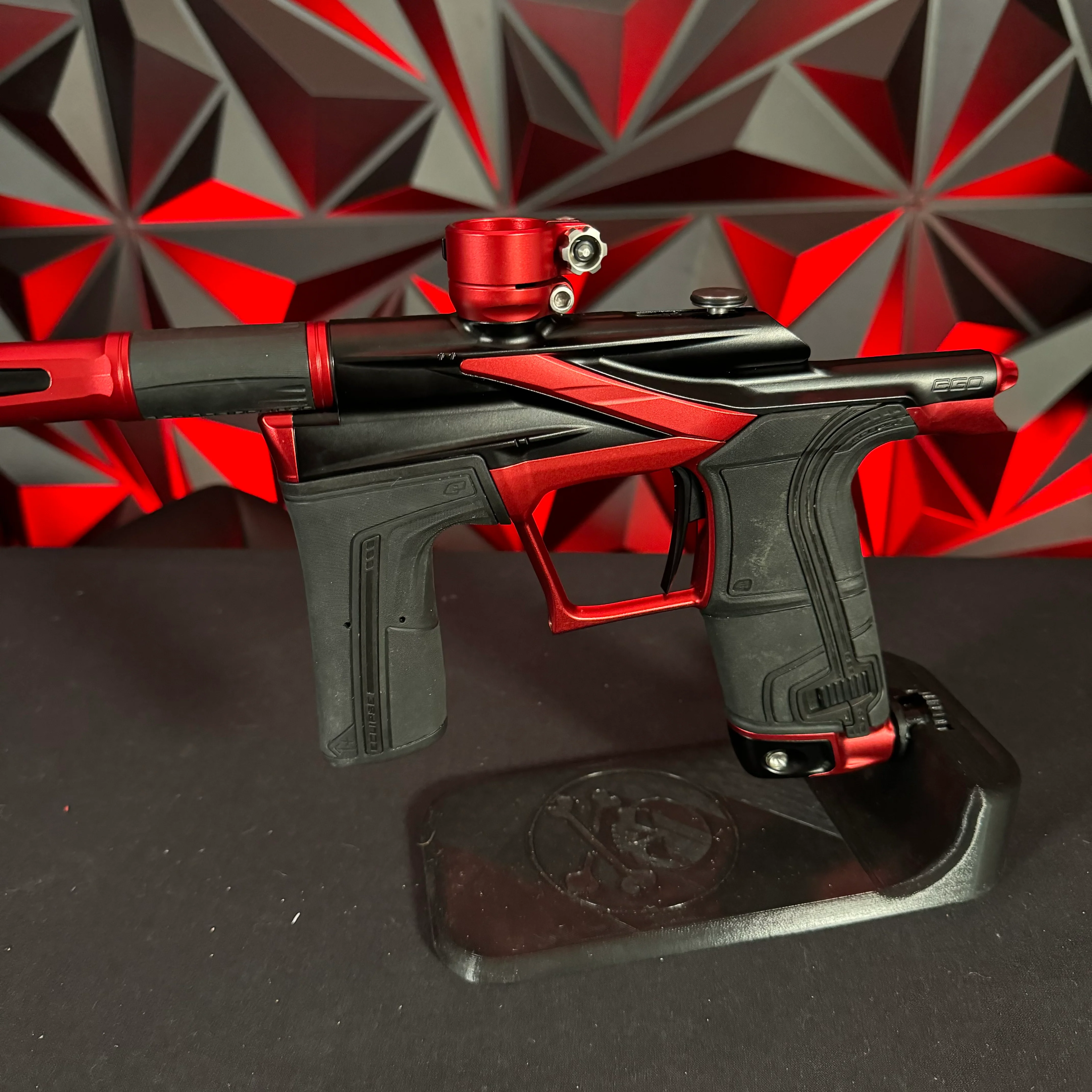 Used Planet Eclipse LV2 Paintball Gun - Black/Red - Image 4