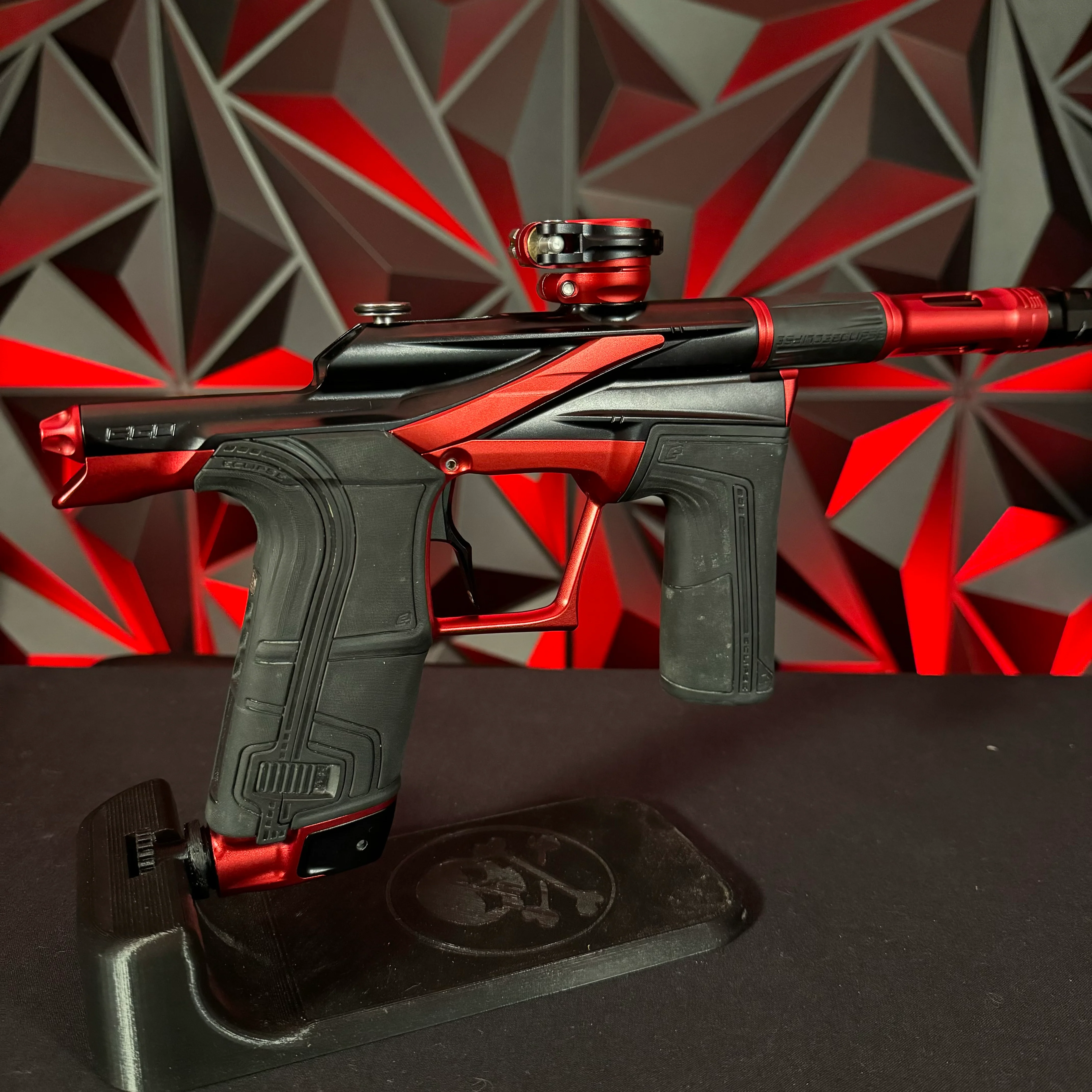 Used Planet Eclipse LV2 Paintball Gun - Black/Red w/ Raptor Deuce Trigger - Image 2