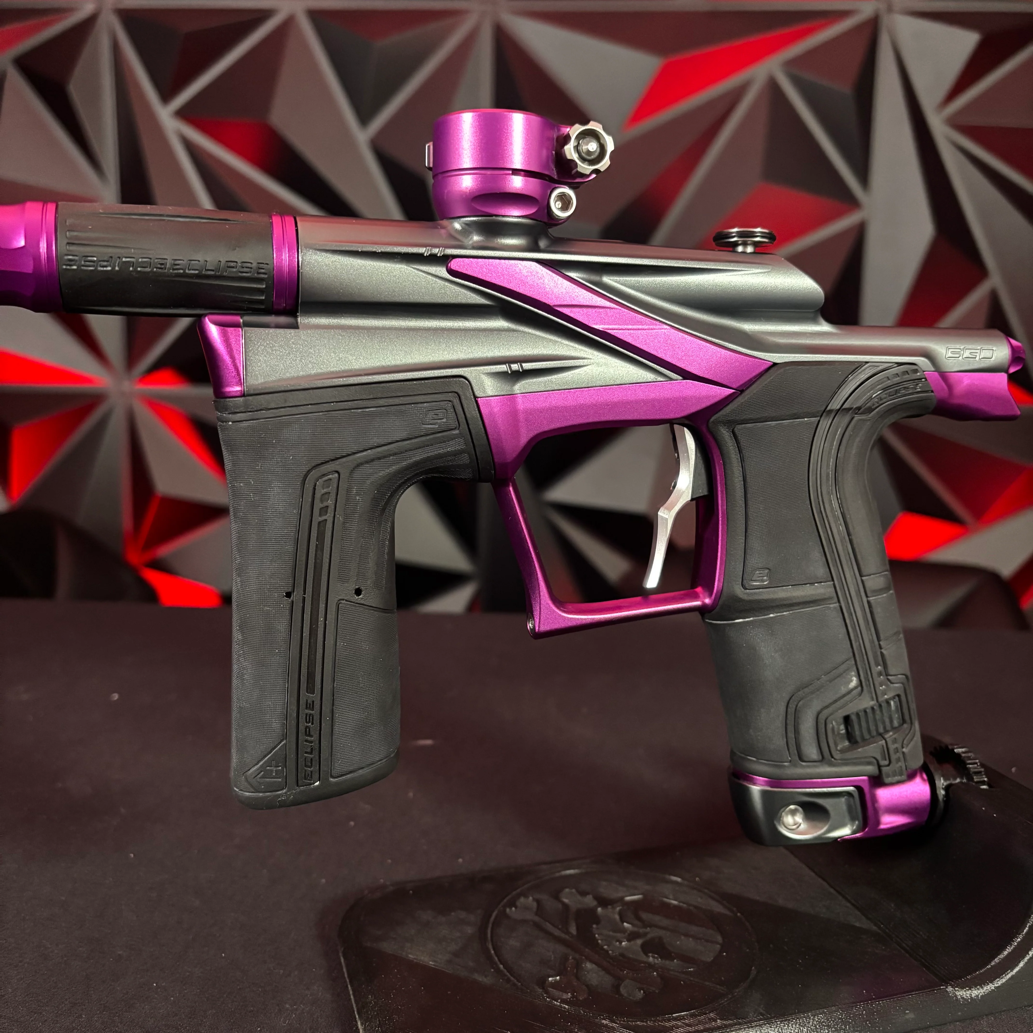 Used Planet Eclipse LV2 Paintball Gun - Havoc w/ Sythe Trigger and bronze acc. - Image 3