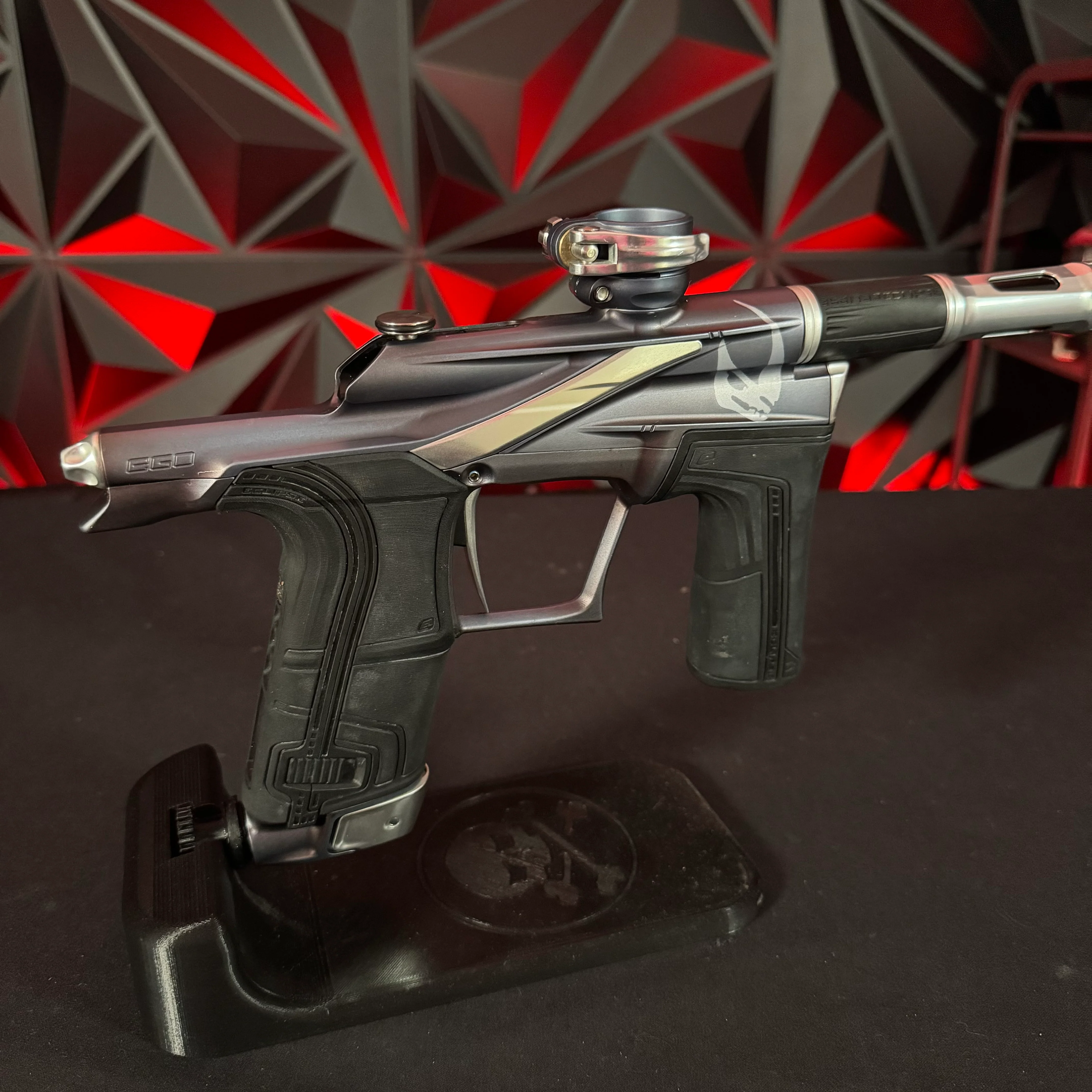 Used Planet Eclipse LV2 Paintball Gun - LE Mandalorian - Image 2